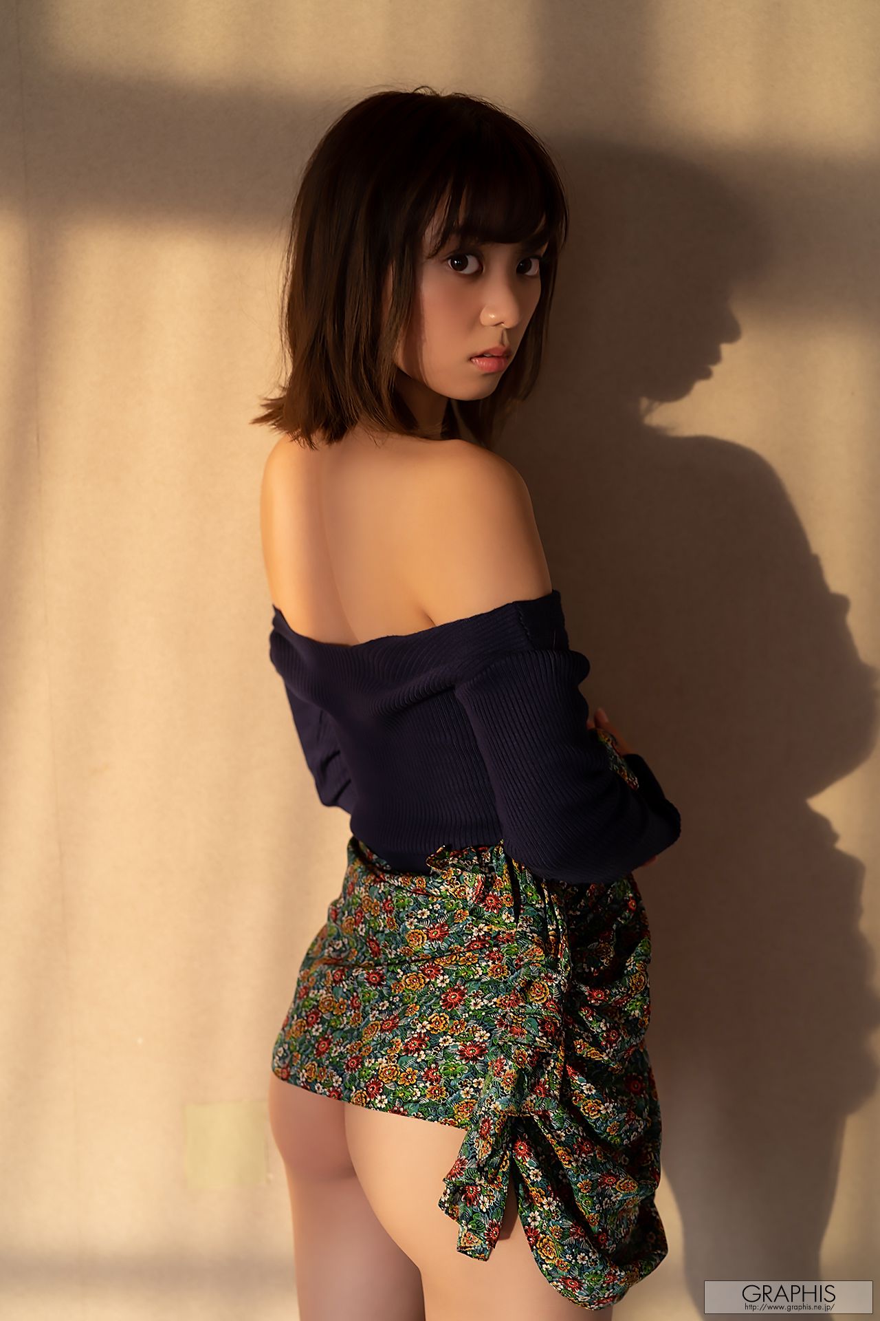 [Graphis] First Gravure 初脱ぎ娘 No.167 Suzu Monami もなみ鈴