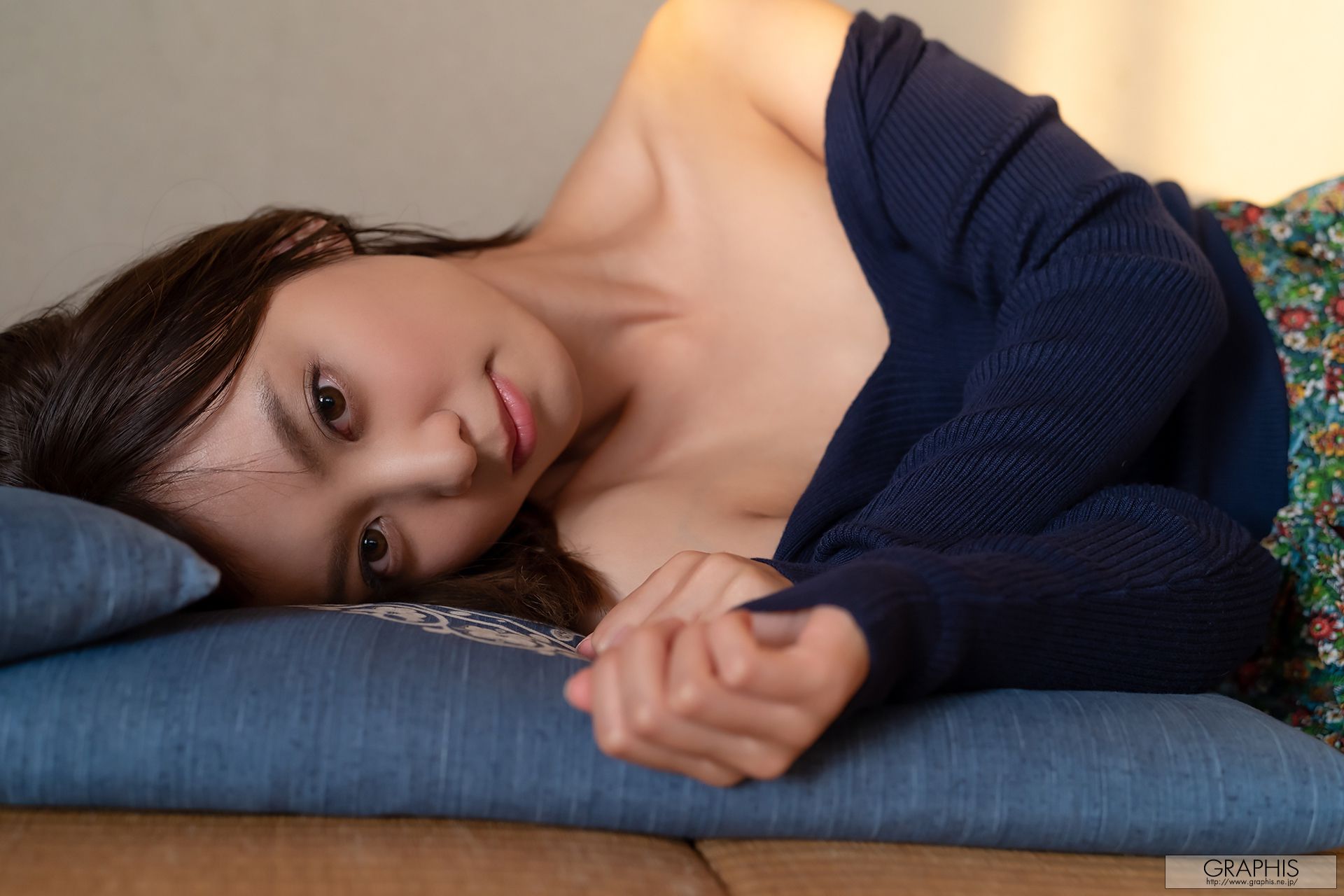 [Graphis] First Gravure 初脱ぎ娘 No.167 Suzu Monami もなみ鈴