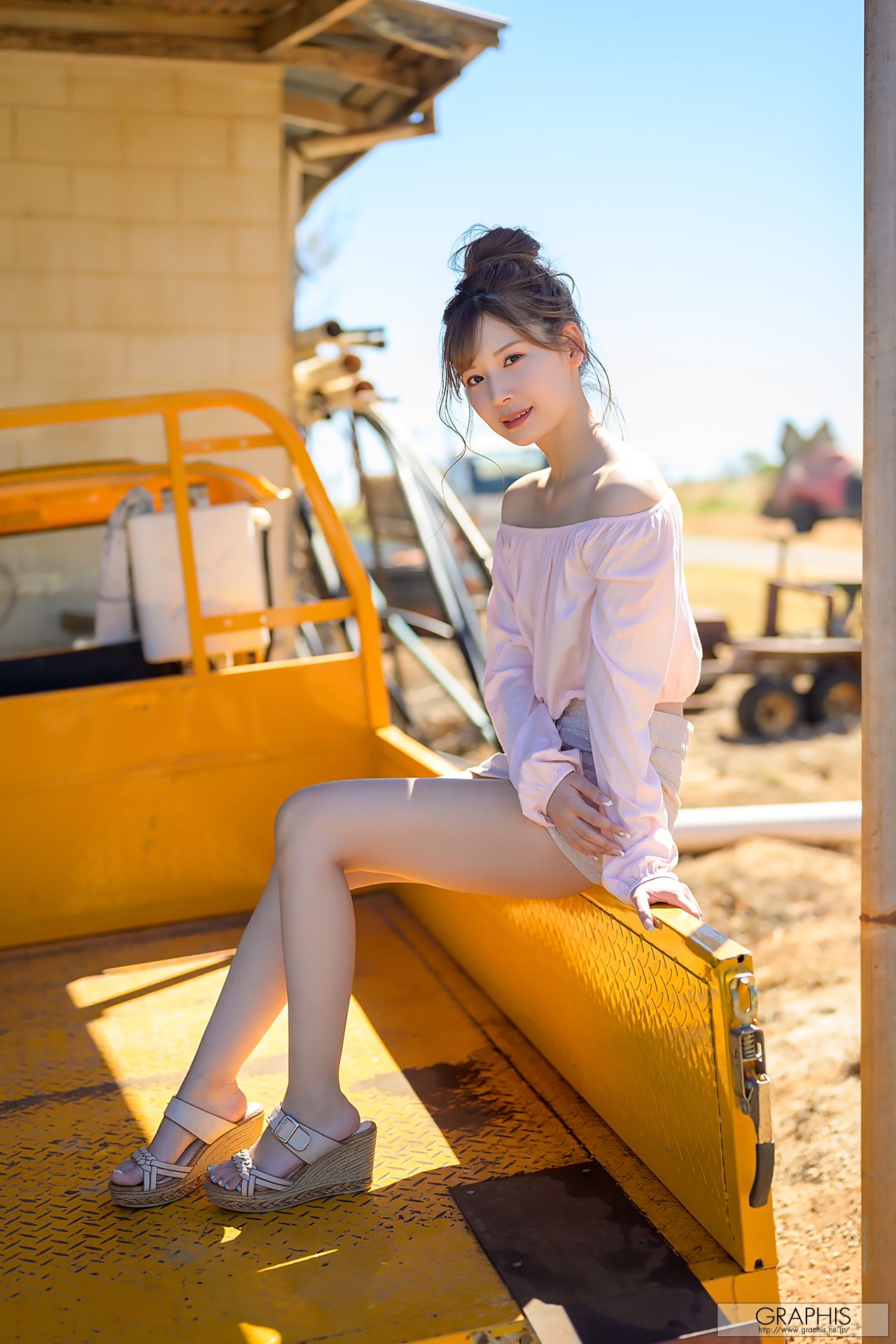 [Graphis] Special Gravure Tsumugi Akari 明里つむぎ Moment
