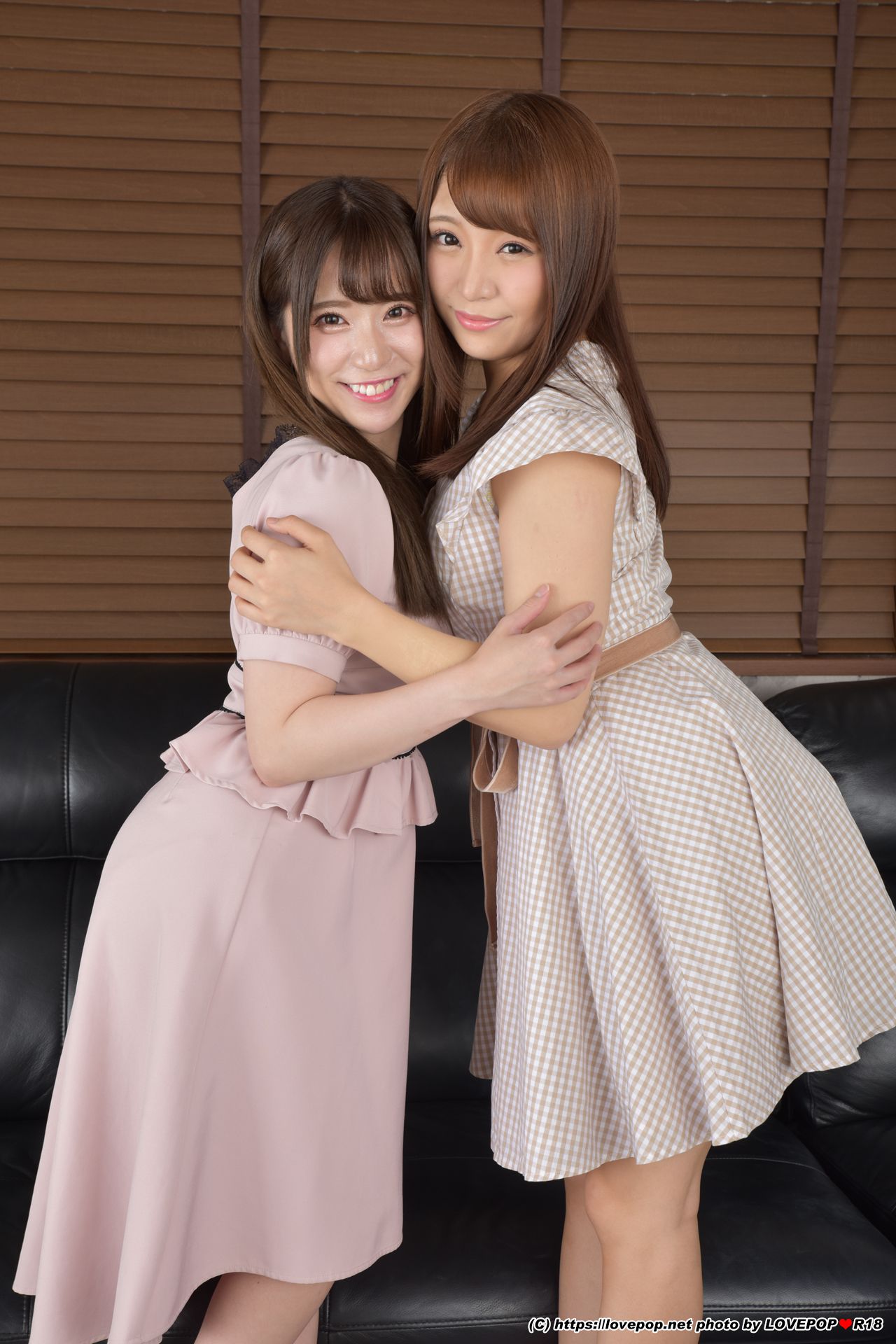 [LOVEPOP] Kato Momoka 加藤ももか & Hatsumi Rin 初美りん (001) Plain Clothes