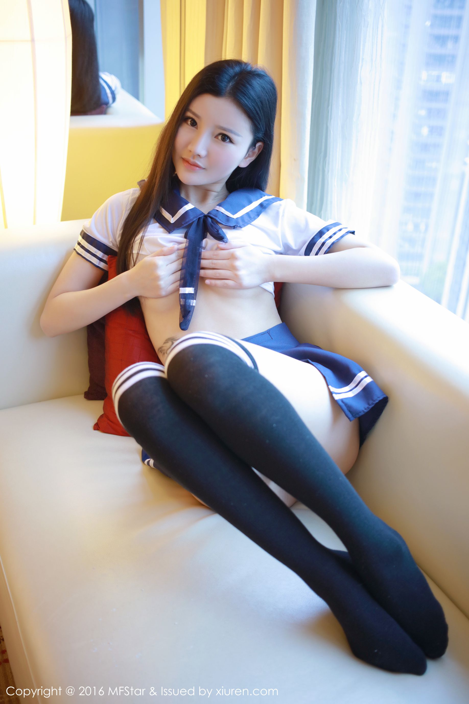 姗姗就打奥特曼《学生装校服+肚兜系列》 [模范学院MFStar] Vol.081