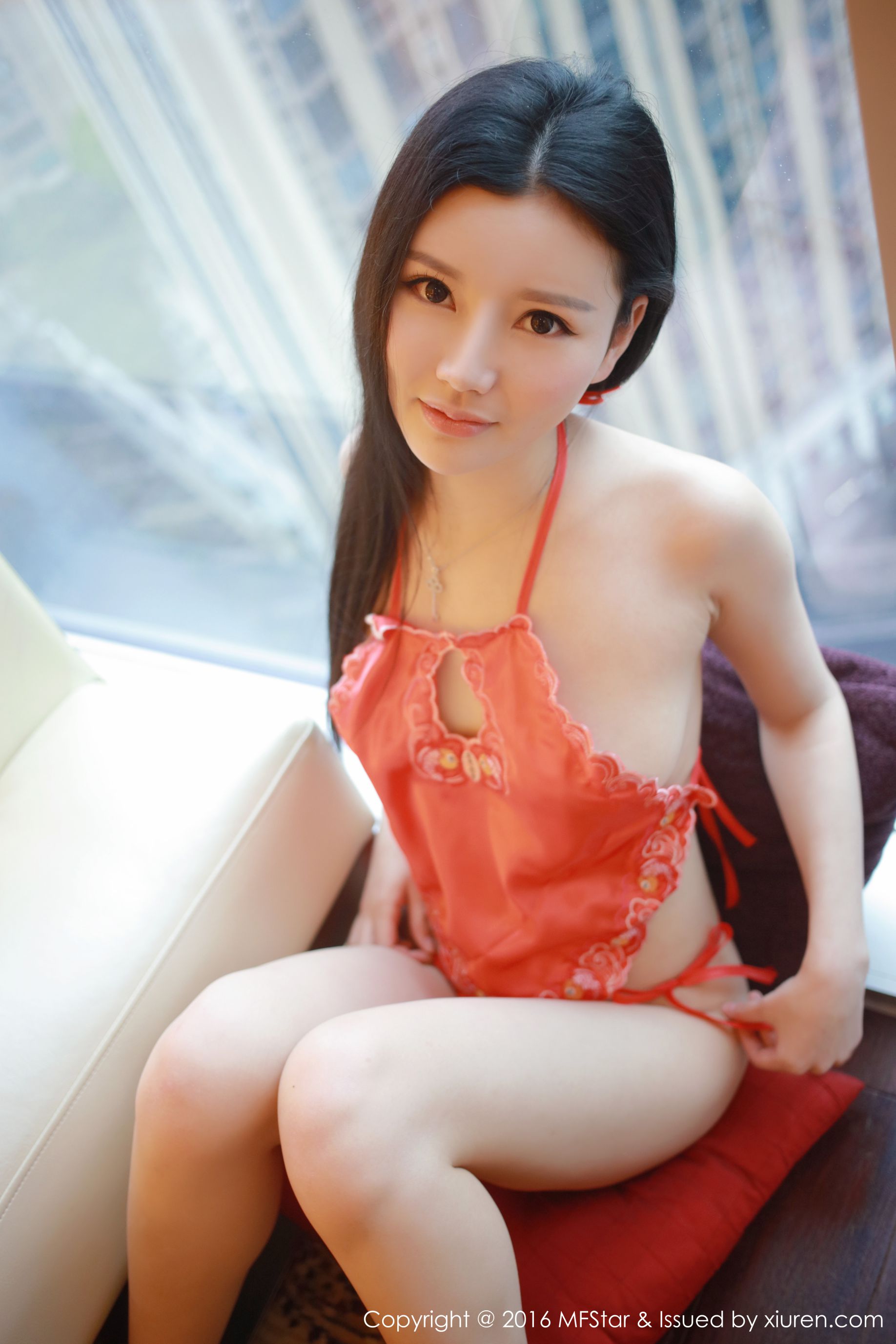 姗姗就打奥特曼《学生装校服+肚兜系列》 [模范学院MFStar] Vol.081