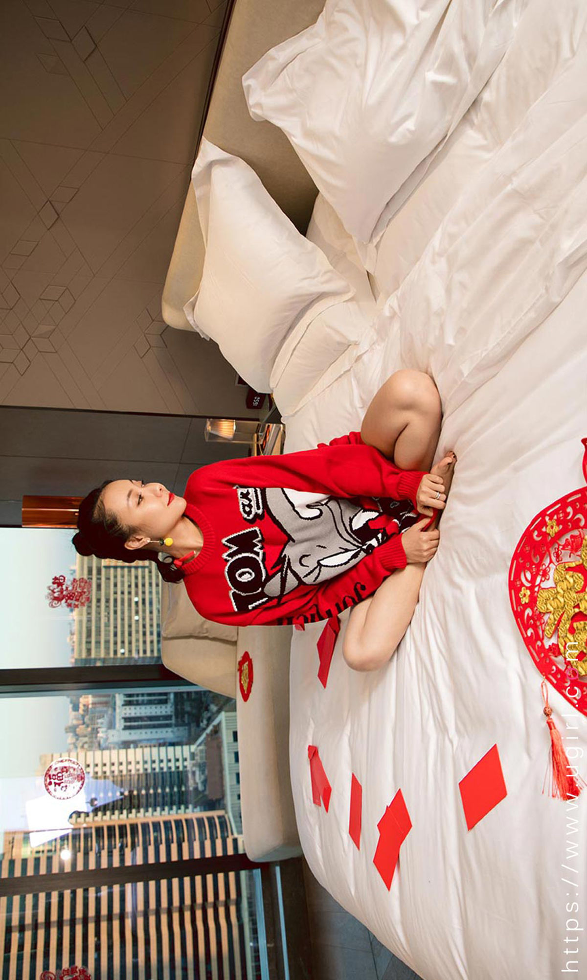 [尤果圈爱尤物] No.1711 果儿Victoria 新年快乐
