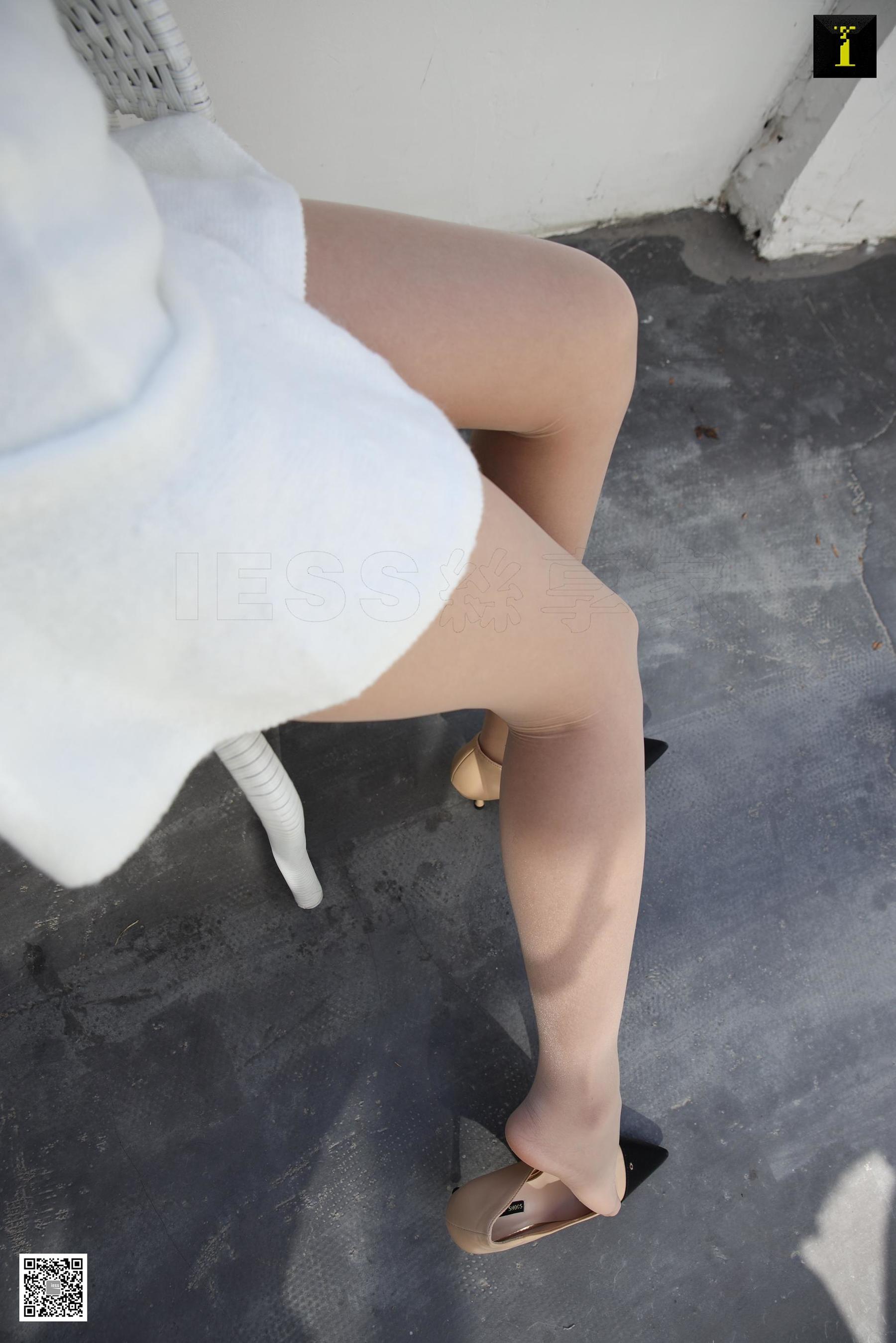 [异思趣向IESS] 模特 婉萍 《元气婉萍与萌宠》