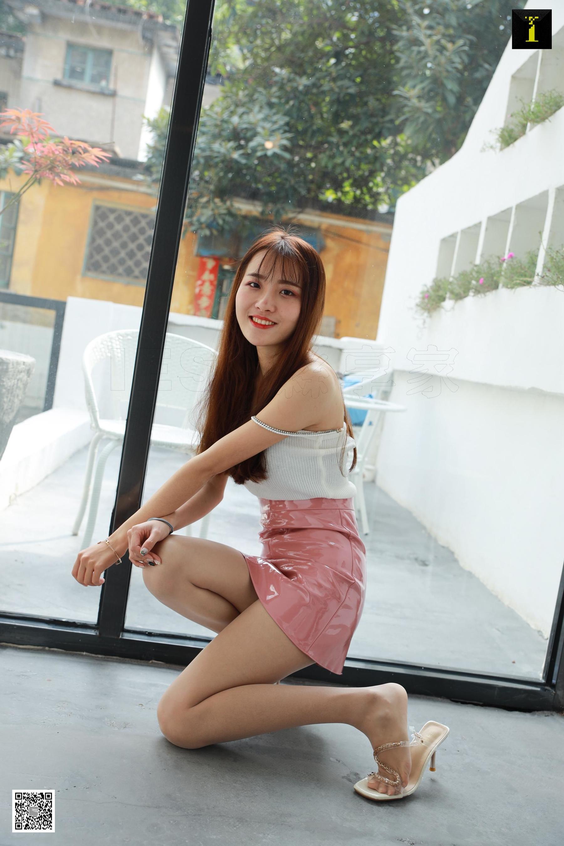 [异思趣向IESS] 模特 婉萍 《粉色气泡水女孩》