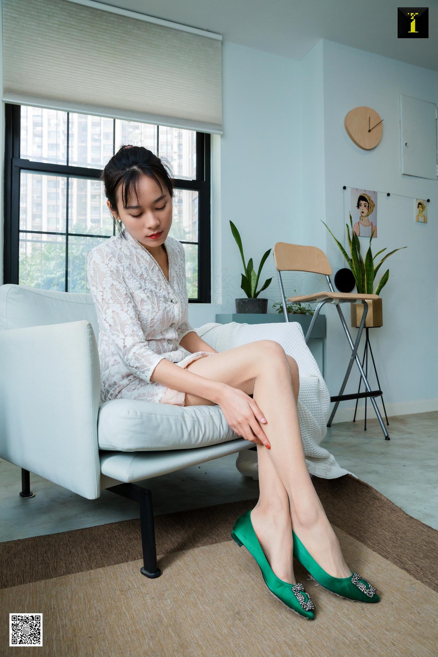 [异思趣向IESS] 模特 小小 《你选高跟还是平底》