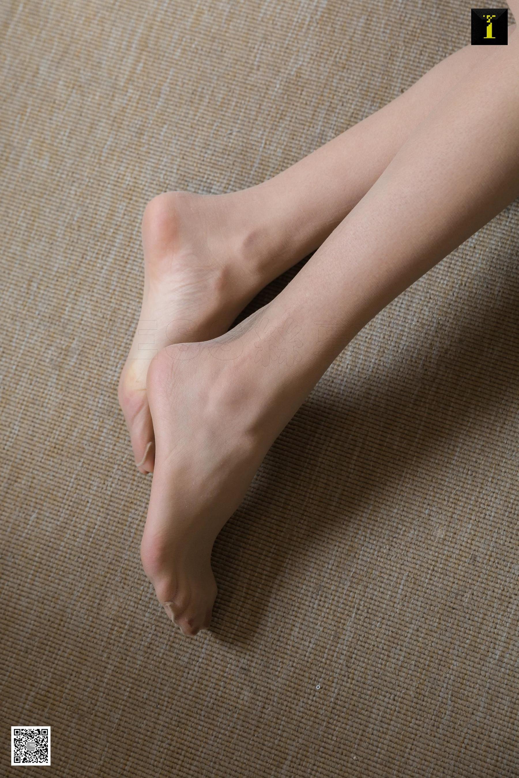 [异思趣向IESS] 模特 小小 《你选高跟还是平底》