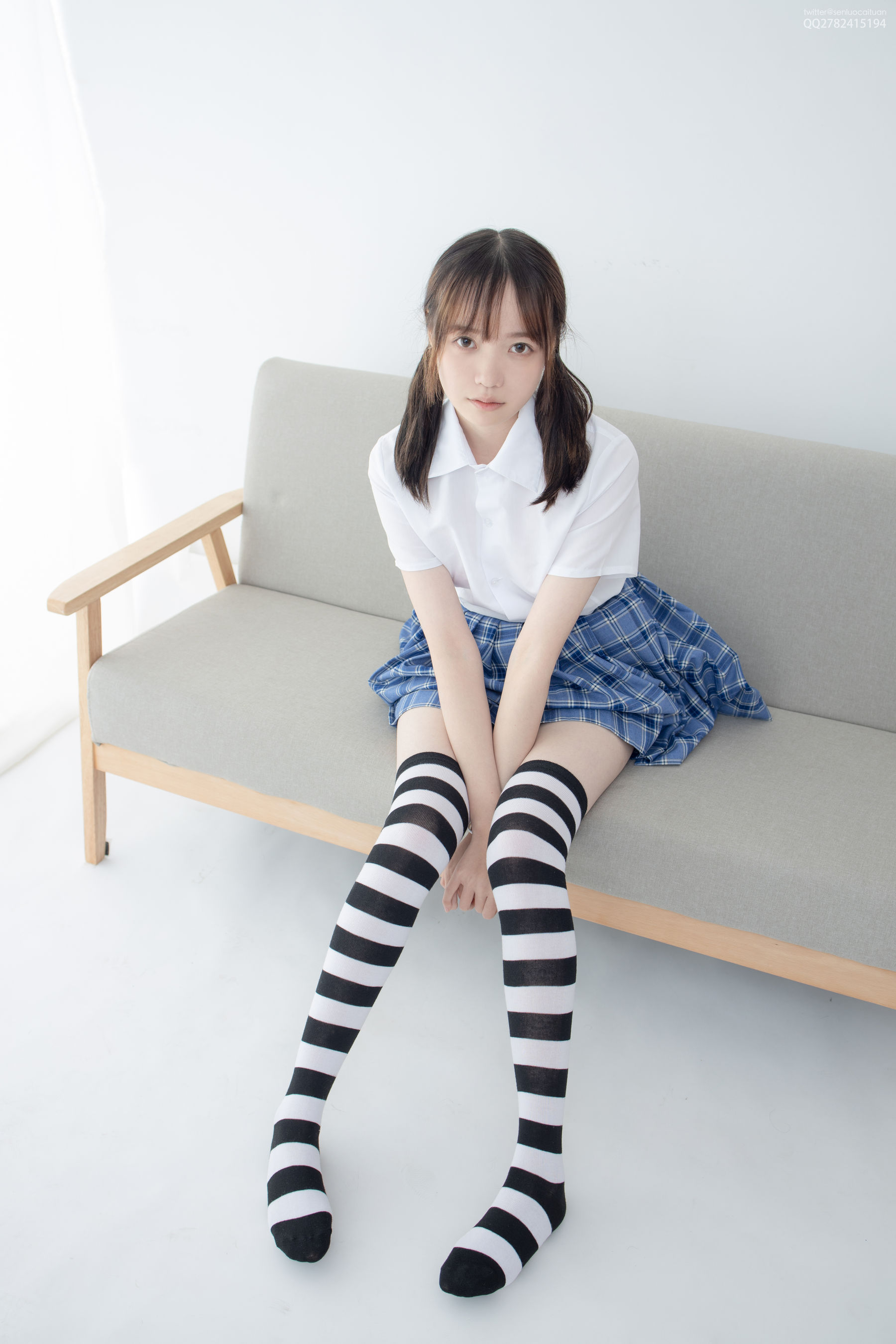 [森萝财团] JKFUN-045 Aika 黑白高筒
