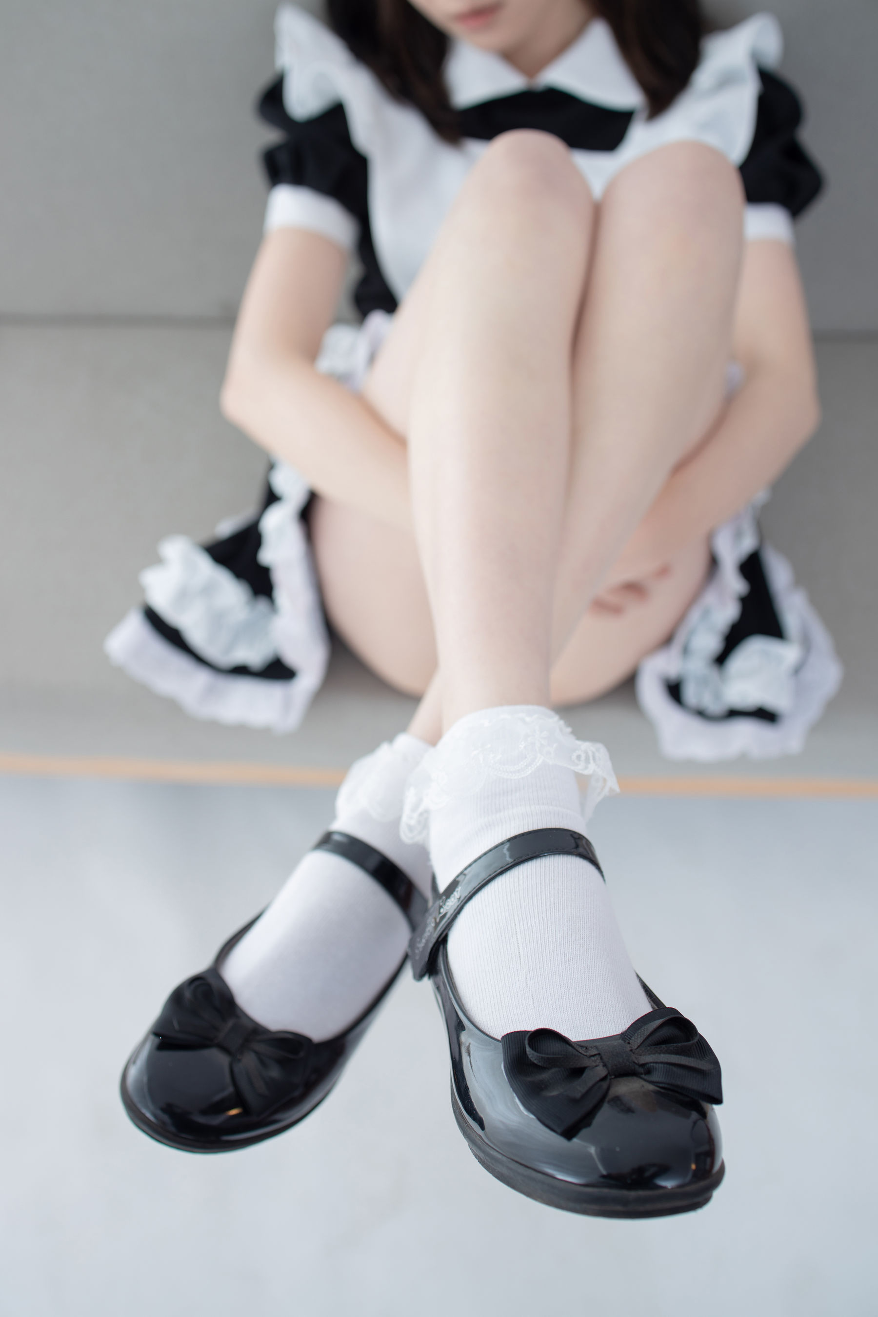 [森萝财团] JKFUN-053 Aika 蕾丝花边短袜女仆