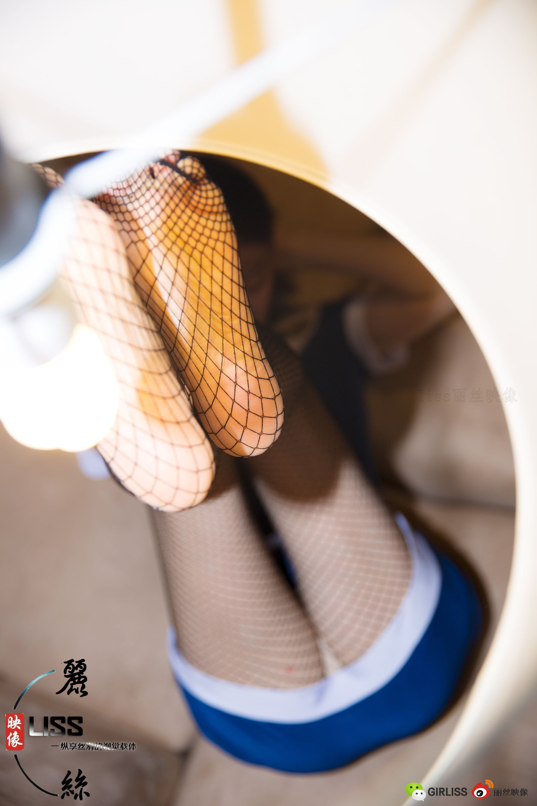 [丽丝映像GIRLISS] 《黑丝网袜空乘制服 - 3》