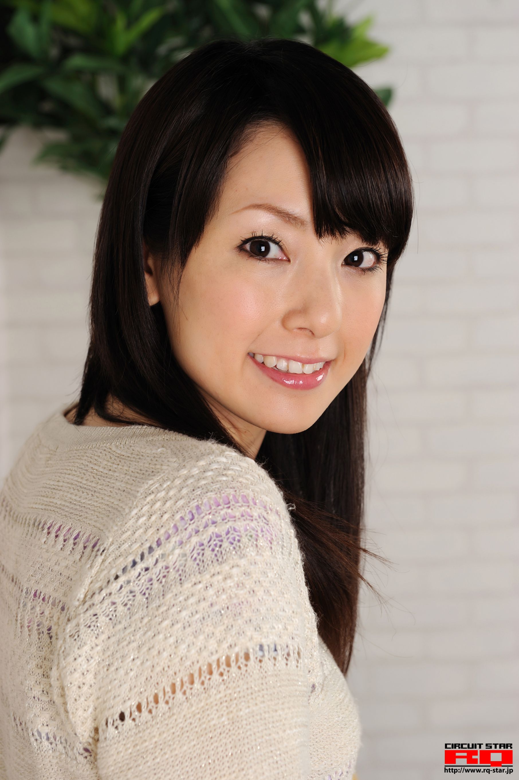[RQ-STAR] NO.00359 Fumie 章恵 Private Dress 写真集