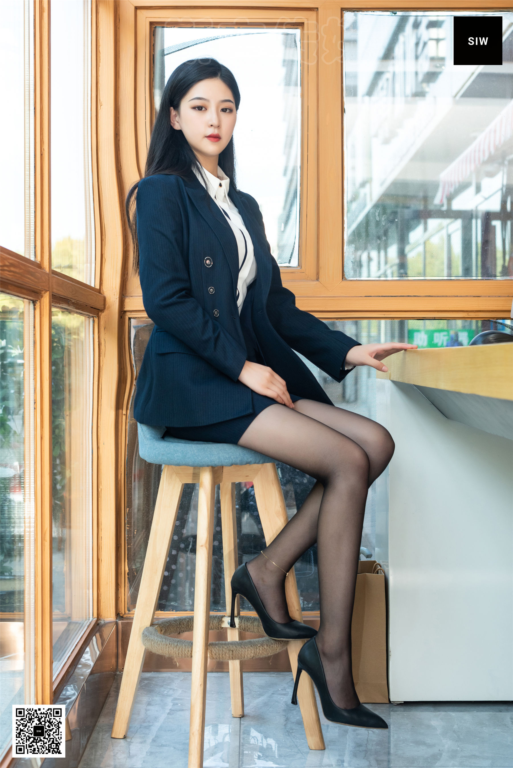 [斯文传媒SIW] 小谈《黑丝文员》