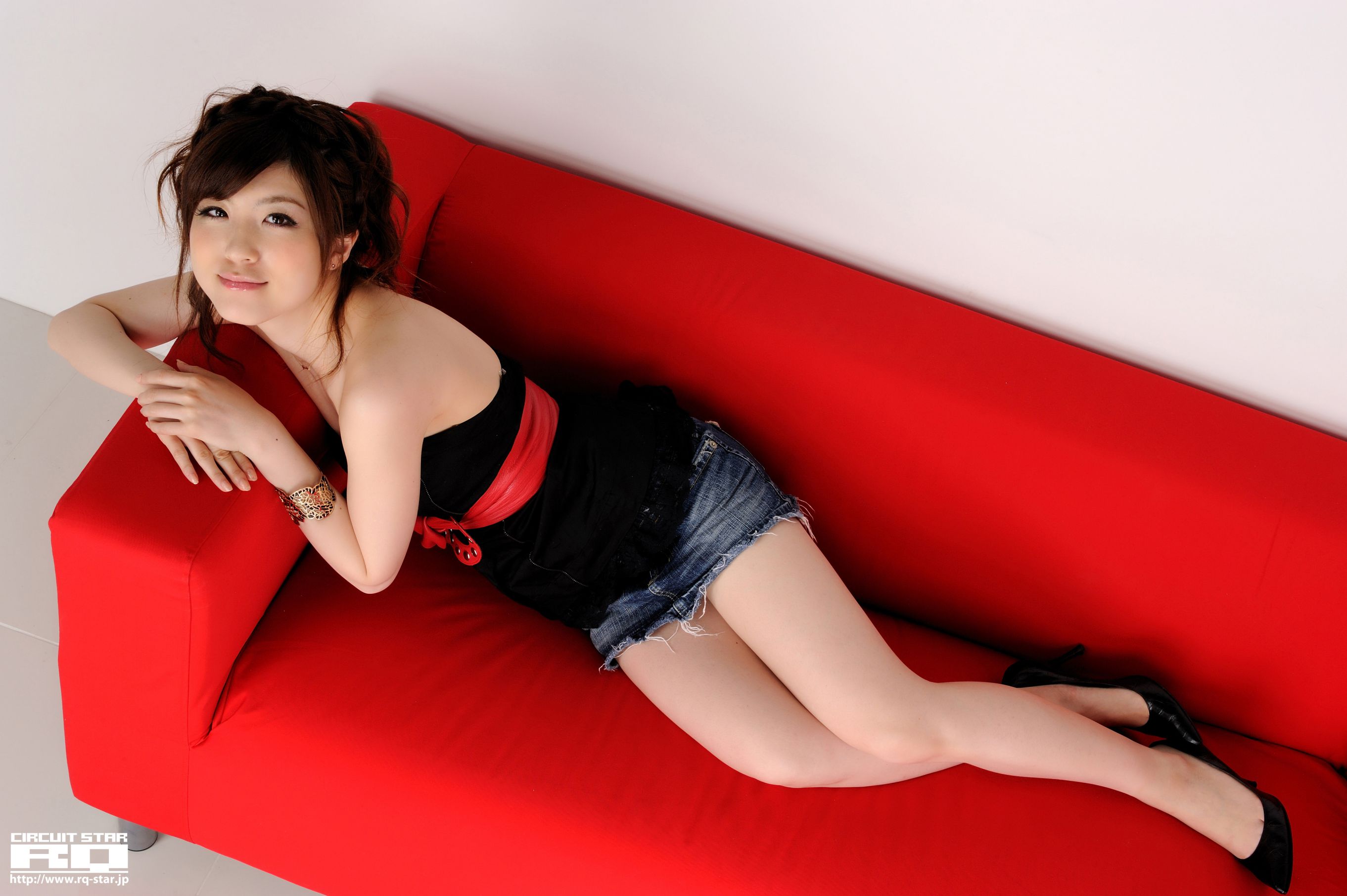 [RQ-STAR] NO.00361 荒木よし穂 Private Dress 牛仔超短裙 写真集