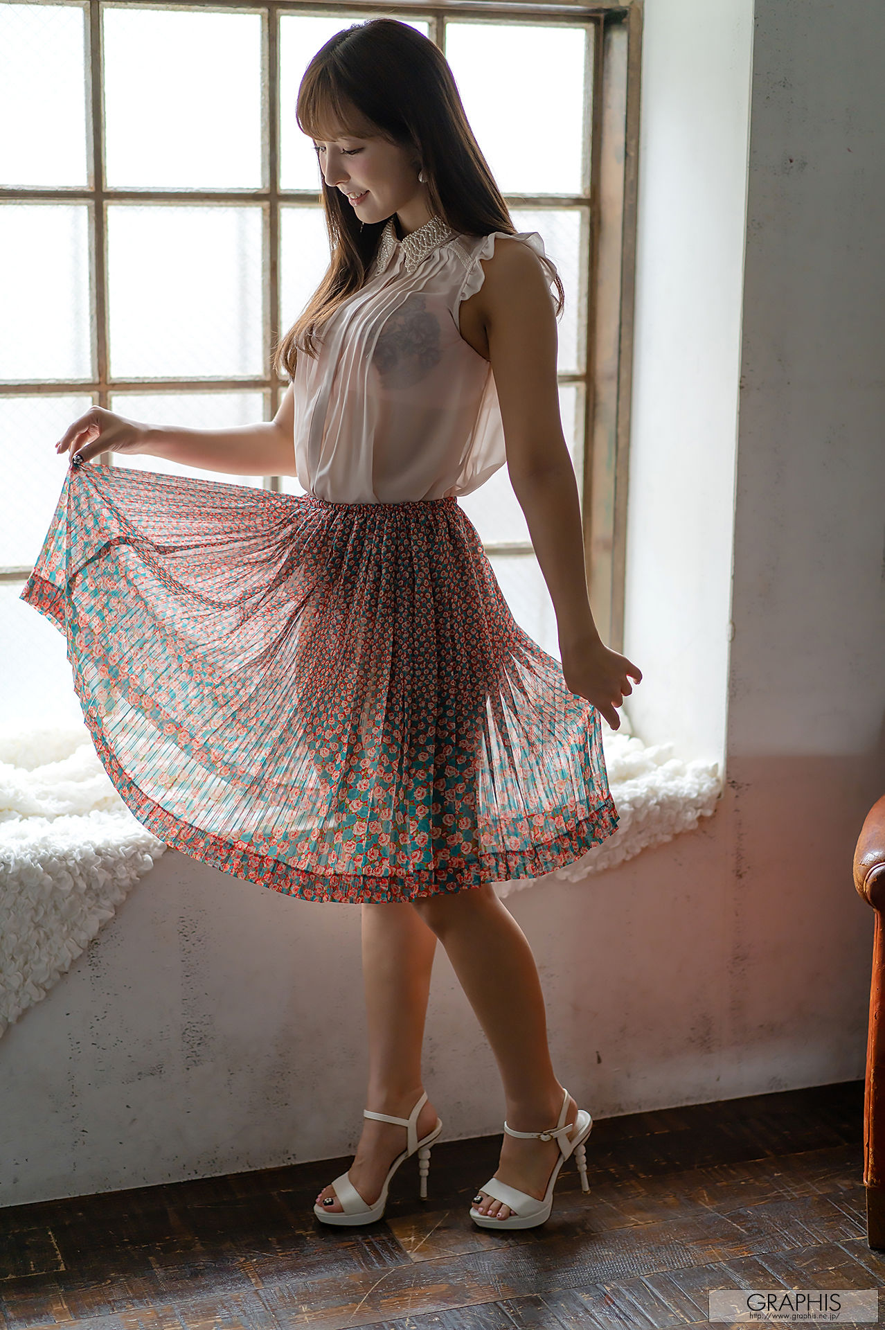 [Graphis Gals] NO.461 Yua Mikami 三上悠亜 Sweet Smile