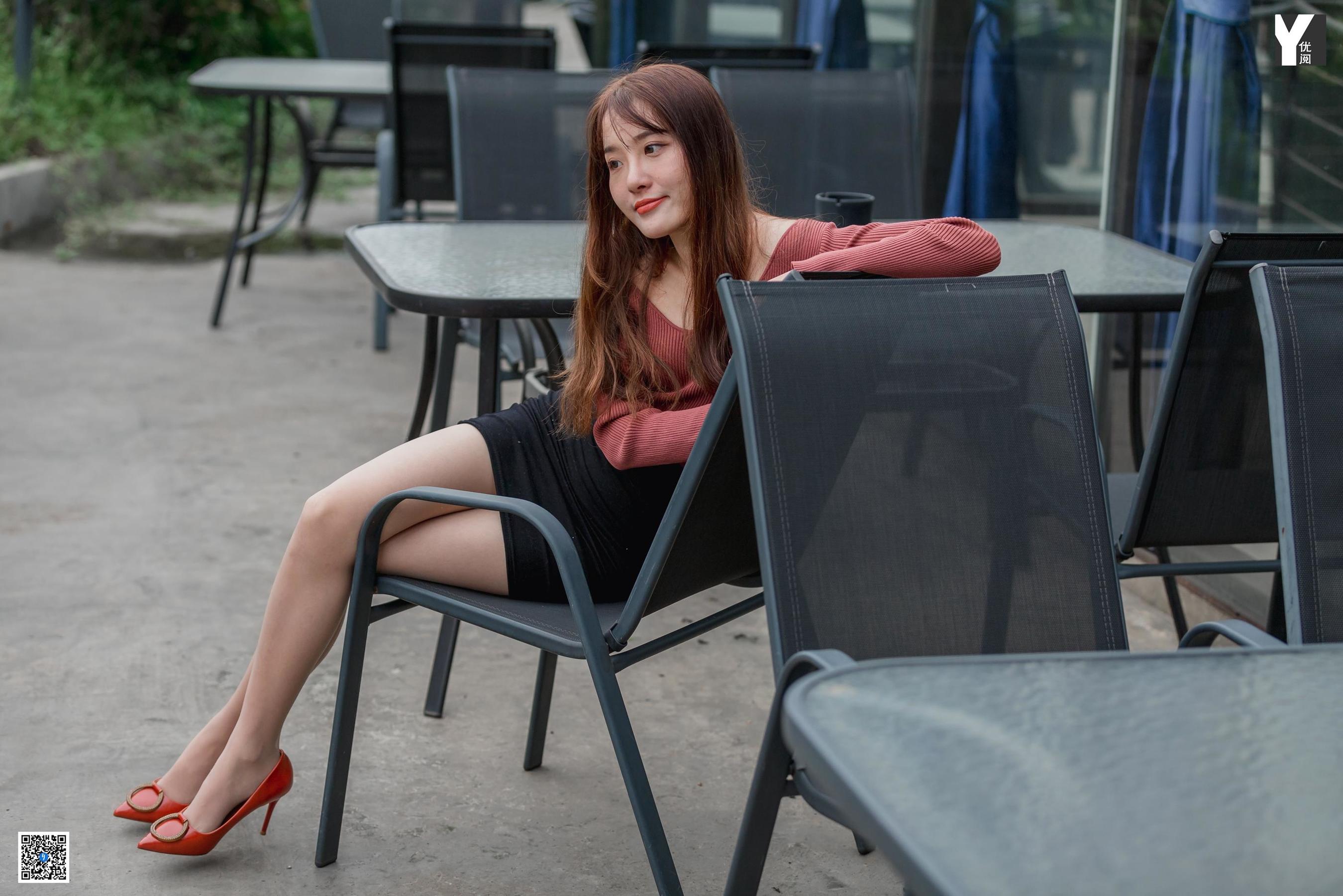 [异思趣向IESS] 模特 婉萍 《探密旋转楼梯》
