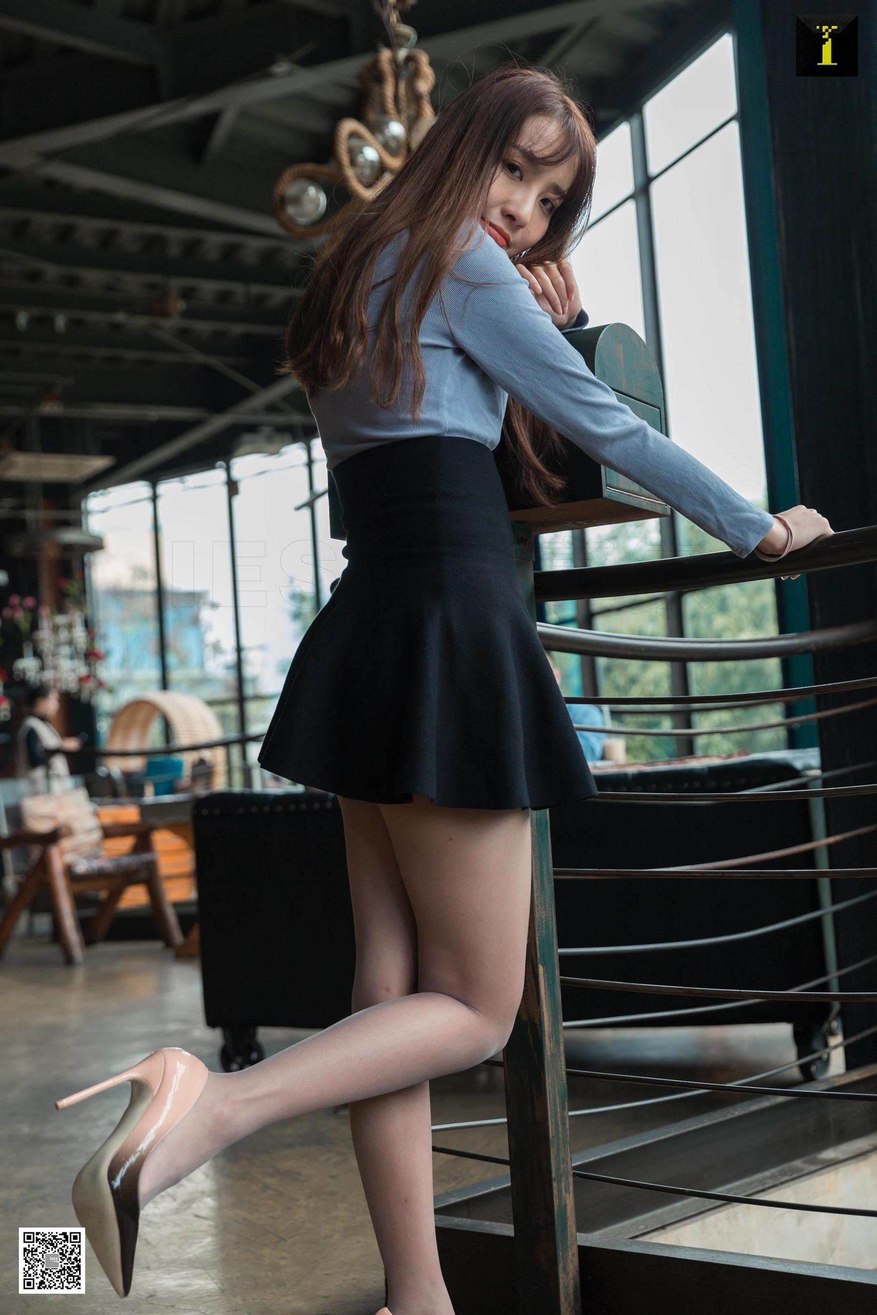[异思趣向IESS] 模特 婉萍 《撞色渐变高跟》