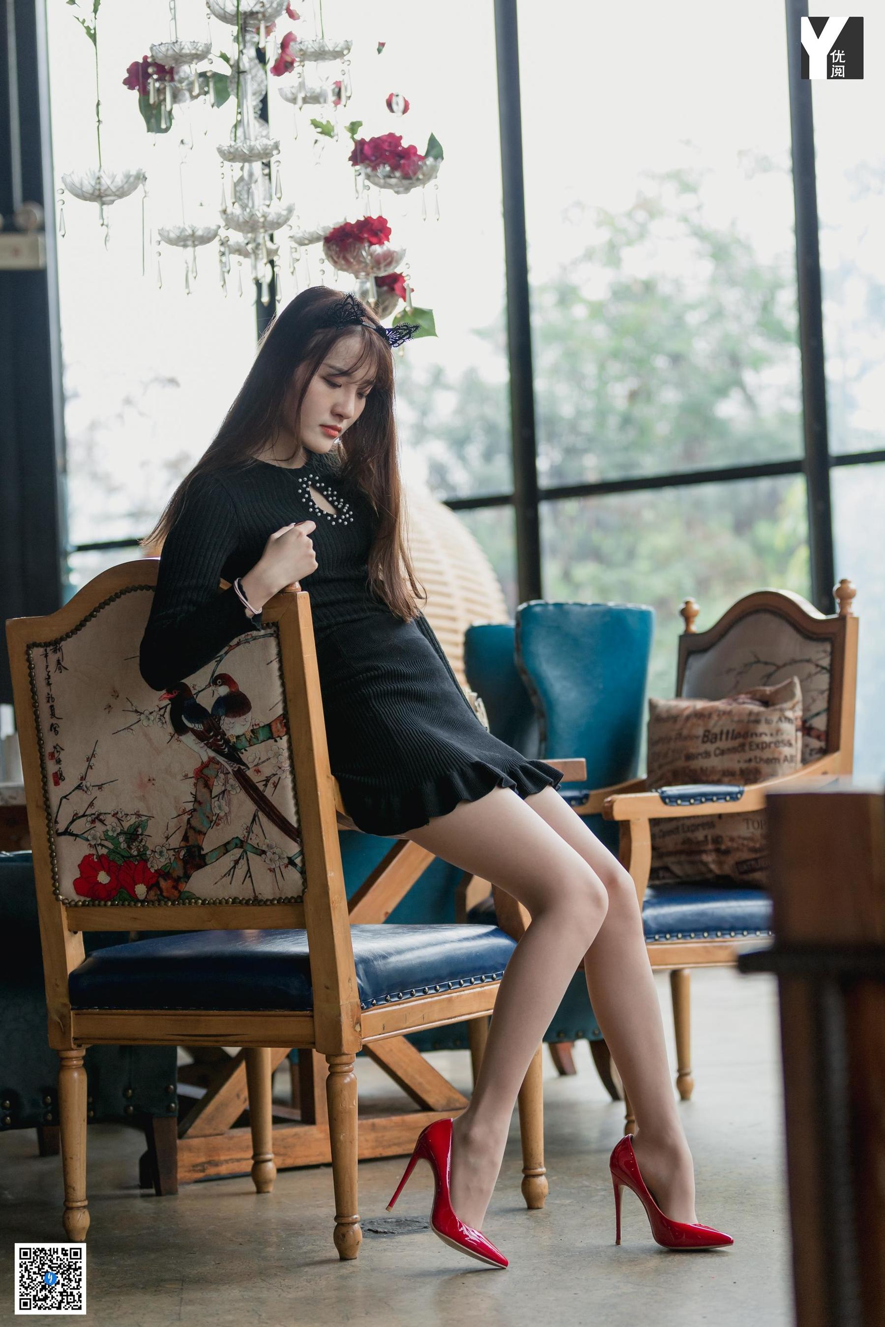 [异思趣向IESS] 模特 婉萍 《邻居的红色高跟》