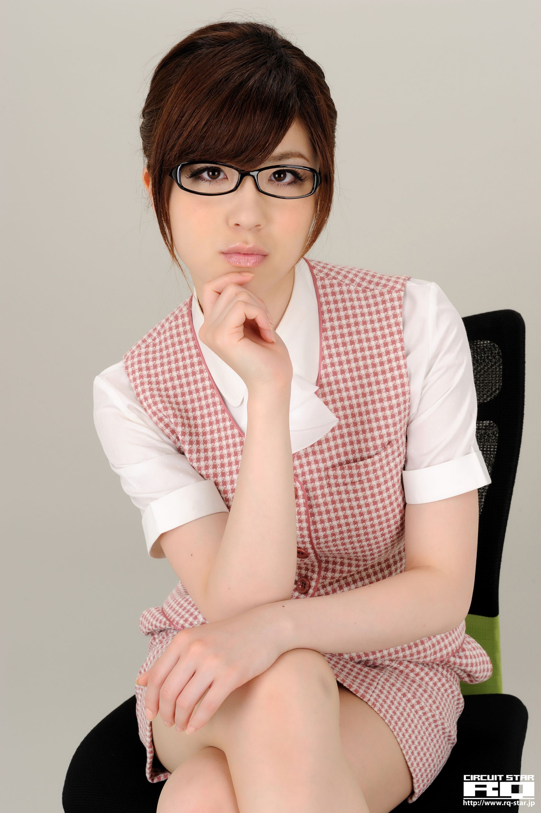 [RQ-STAR] NO.00365 荒木よし穂 Office Lady 办公室女郎 写真集