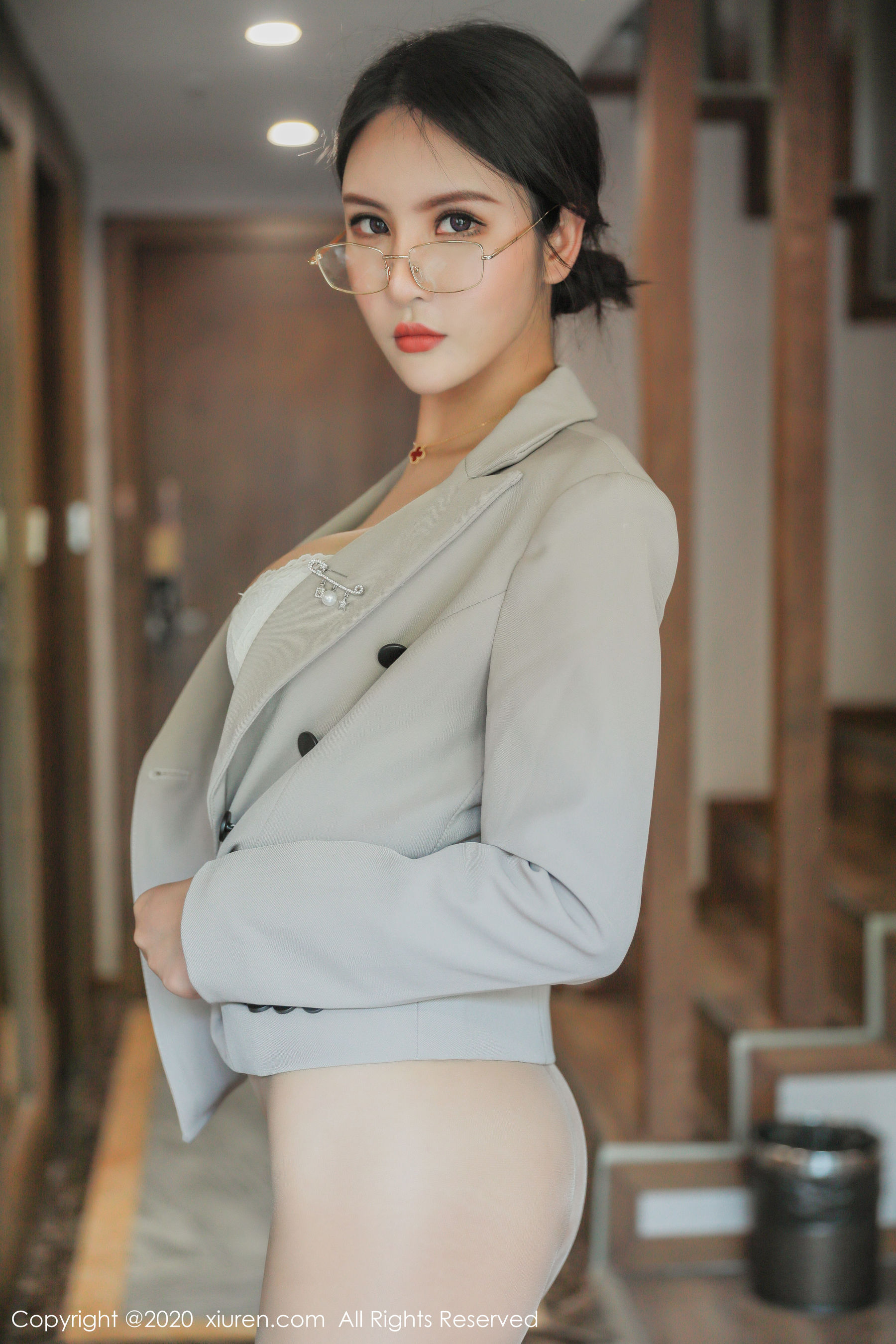 [秀人XIUREN] No.2098 Emily顾奈奈