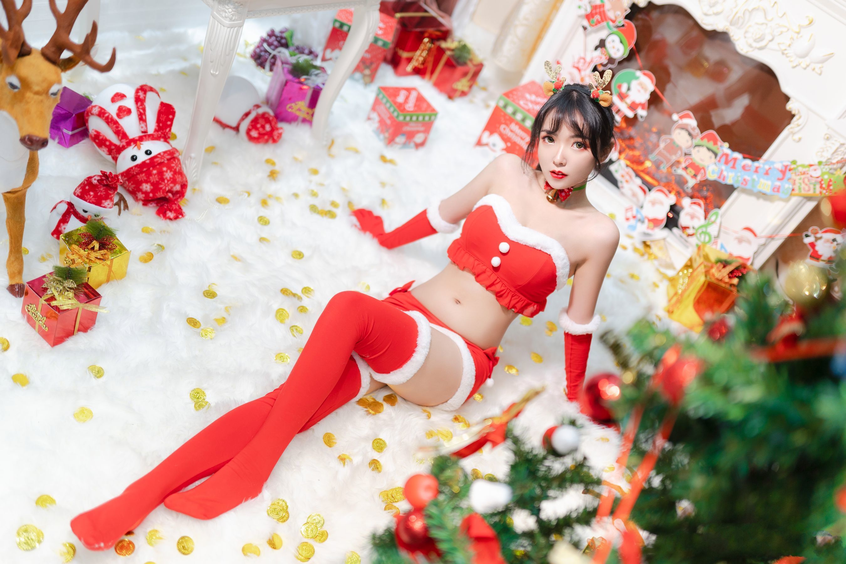 Coser小姐姐妍子坚不可摧 圣诞礼物
