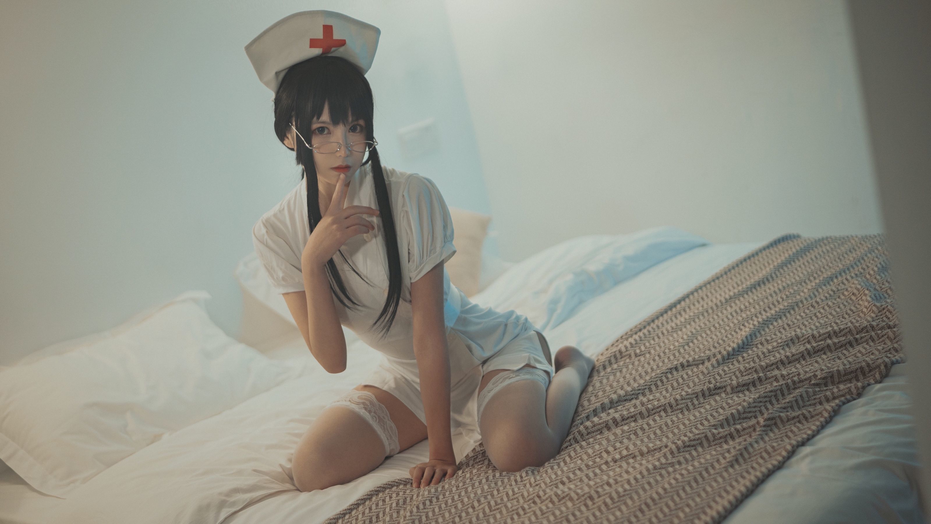 COSER美女逐月su 小护士