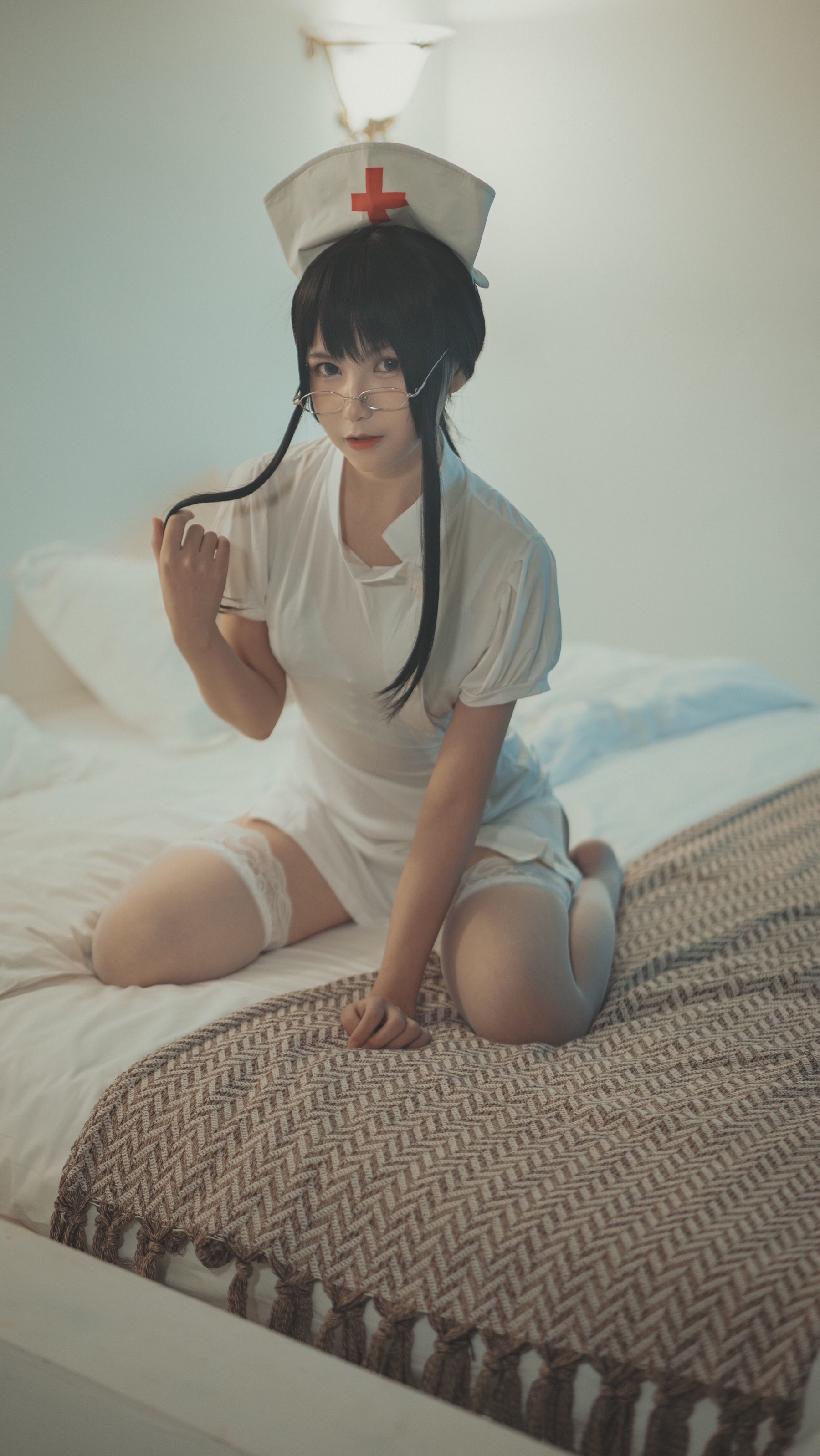 COSER美女逐月su 小护士