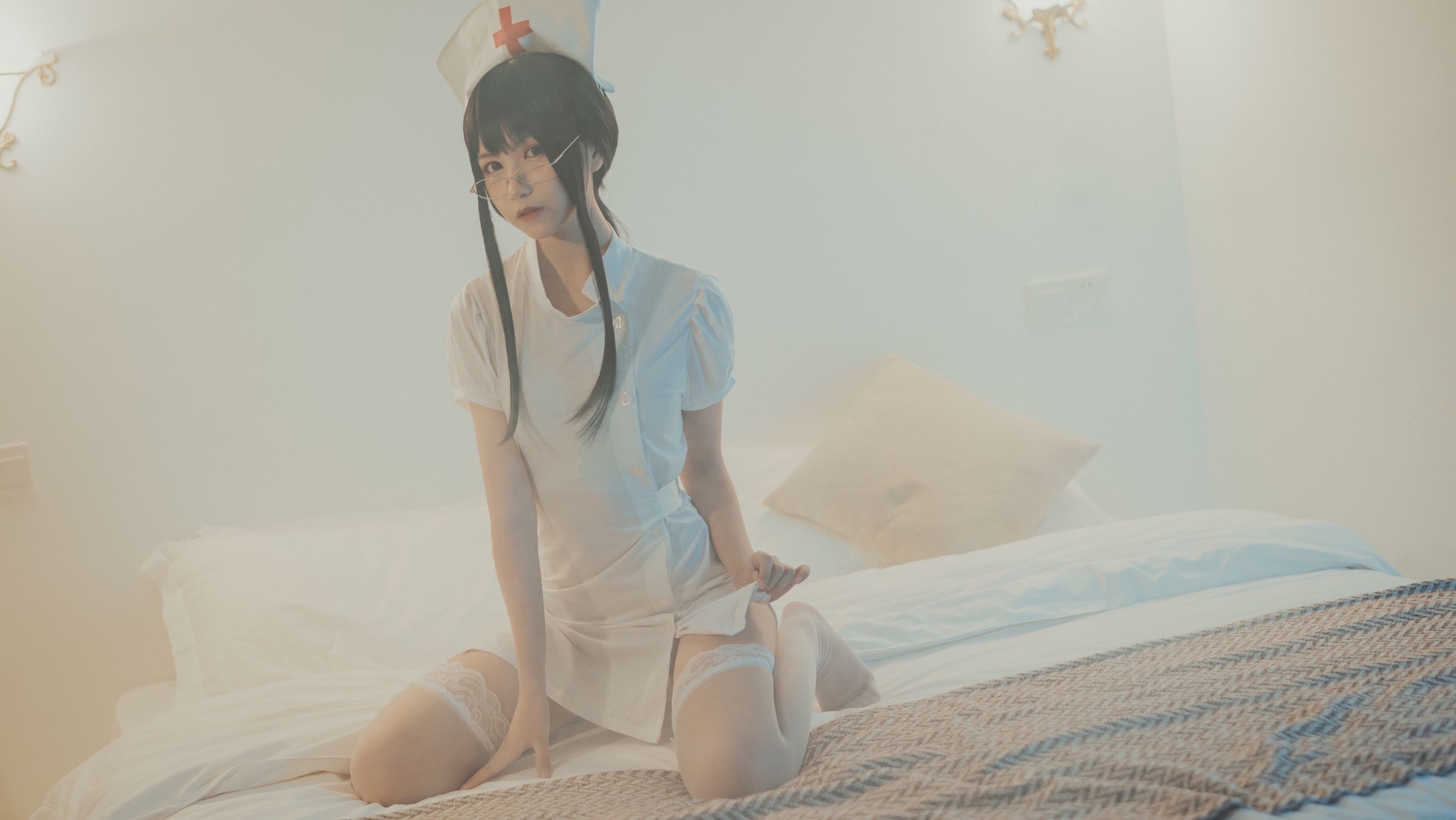 COSER美女逐月su 小护士