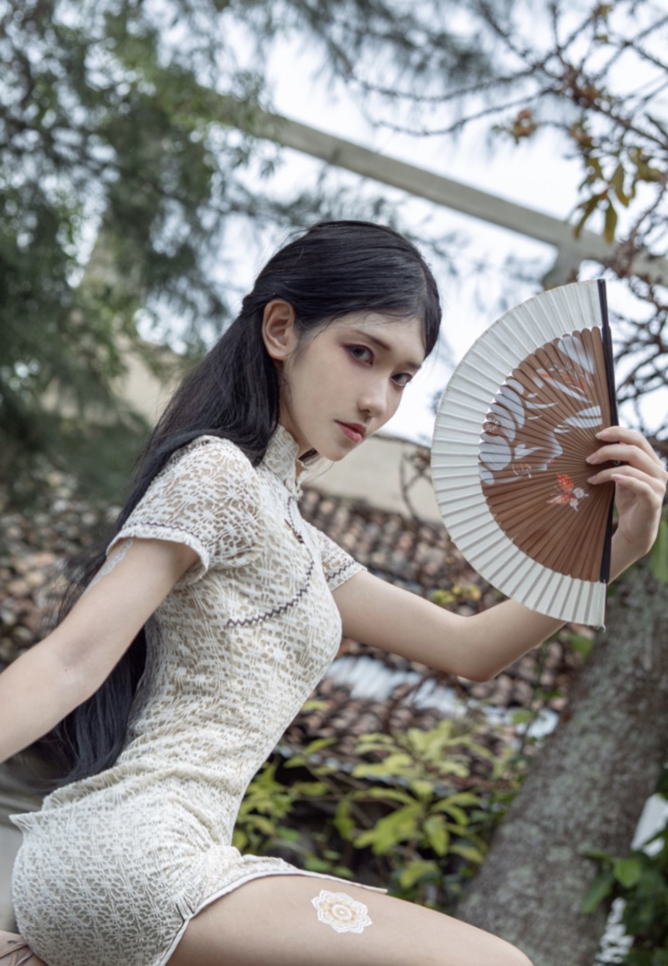 动漫博主南桃Momoko 街拍白旗袍