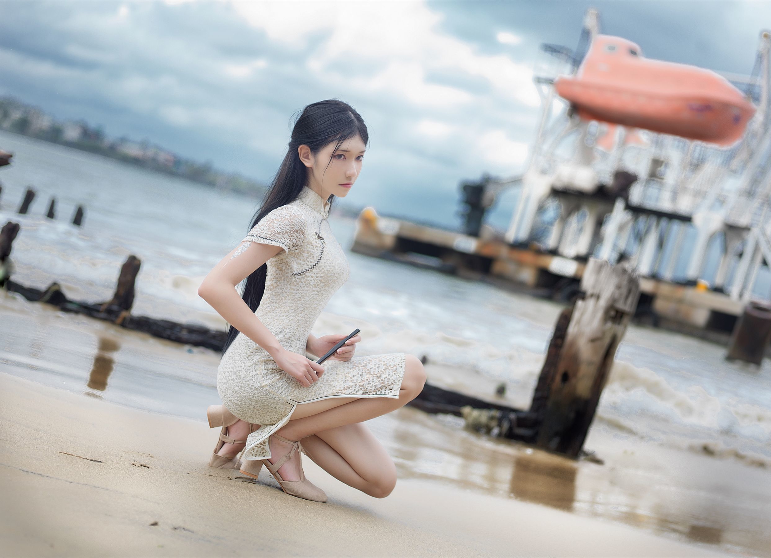 动漫博主南桃Momoko 街拍白旗袍
