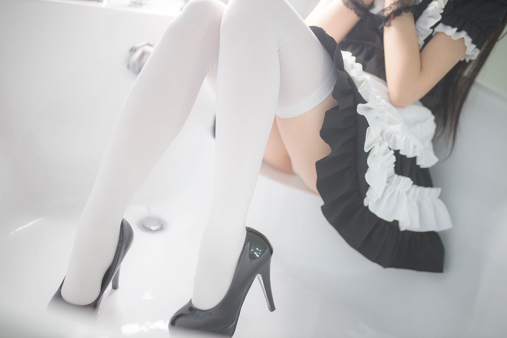 Cos小姐姐雪琪 白丝女仆