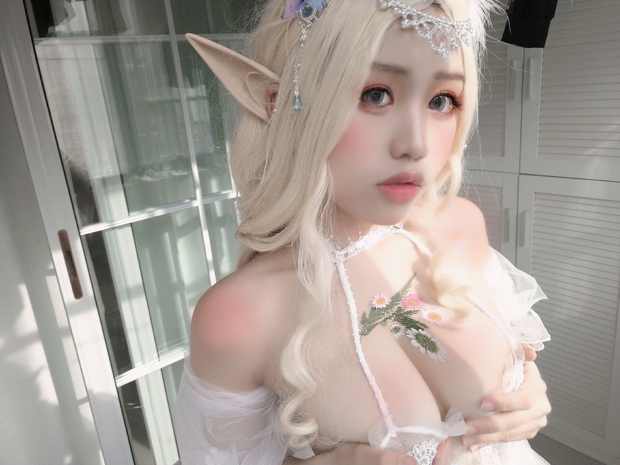 一笑芳香沁写真 少女与花