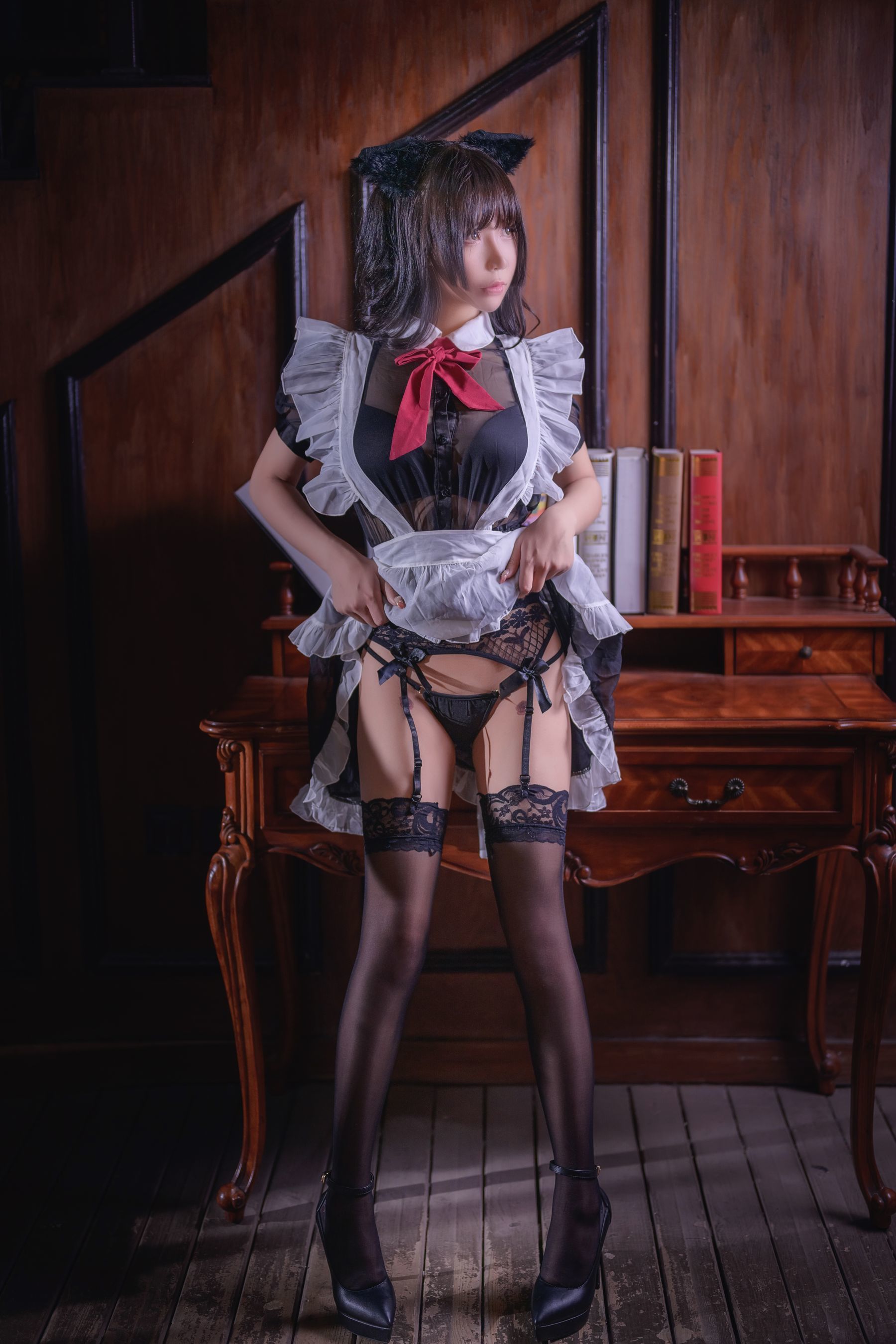 二次元妹子抱走莫子aa 黑丝猫咪小女仆