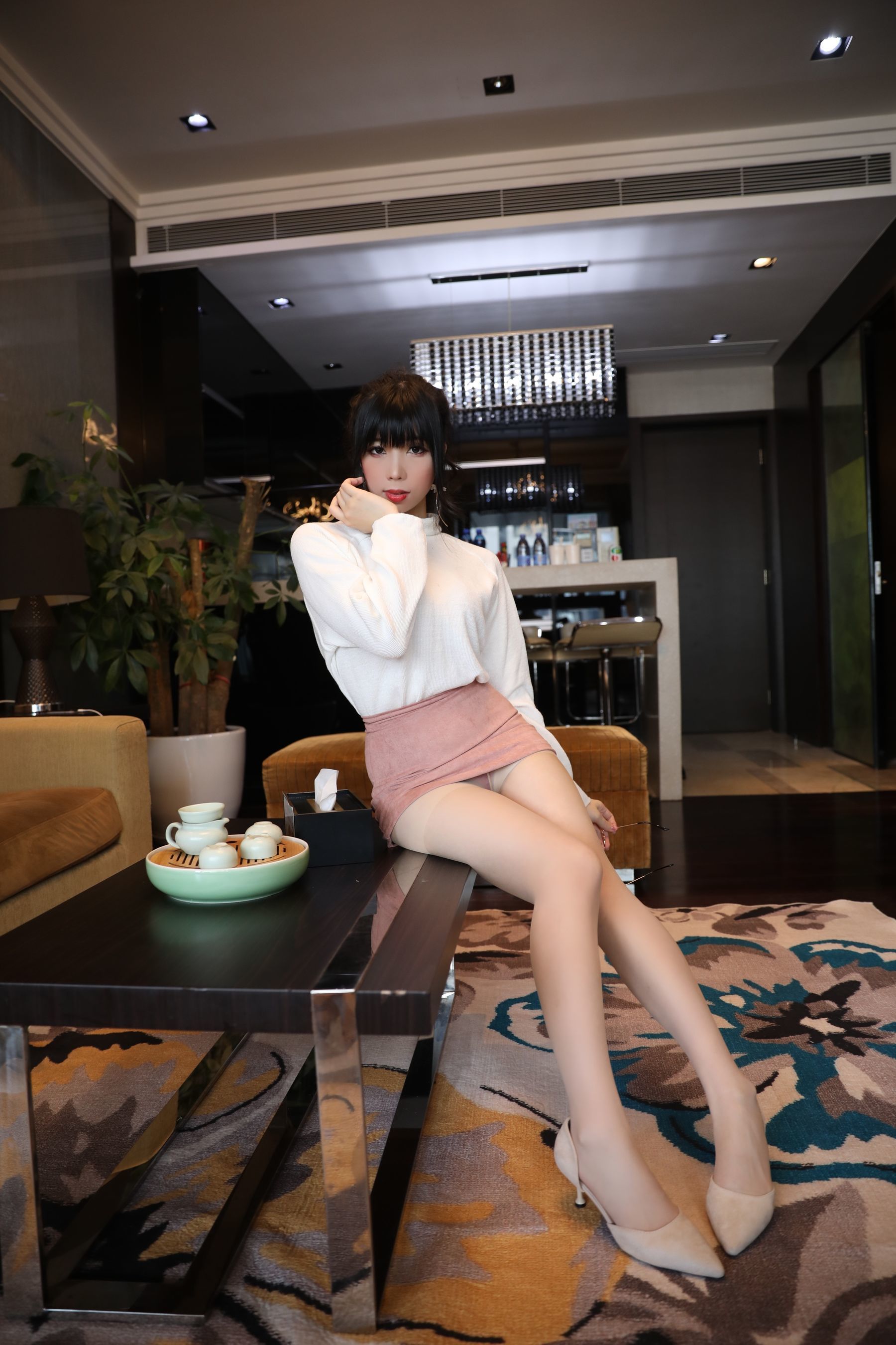 二次元巨乳美女鹿野希 单马尾眼镜娘