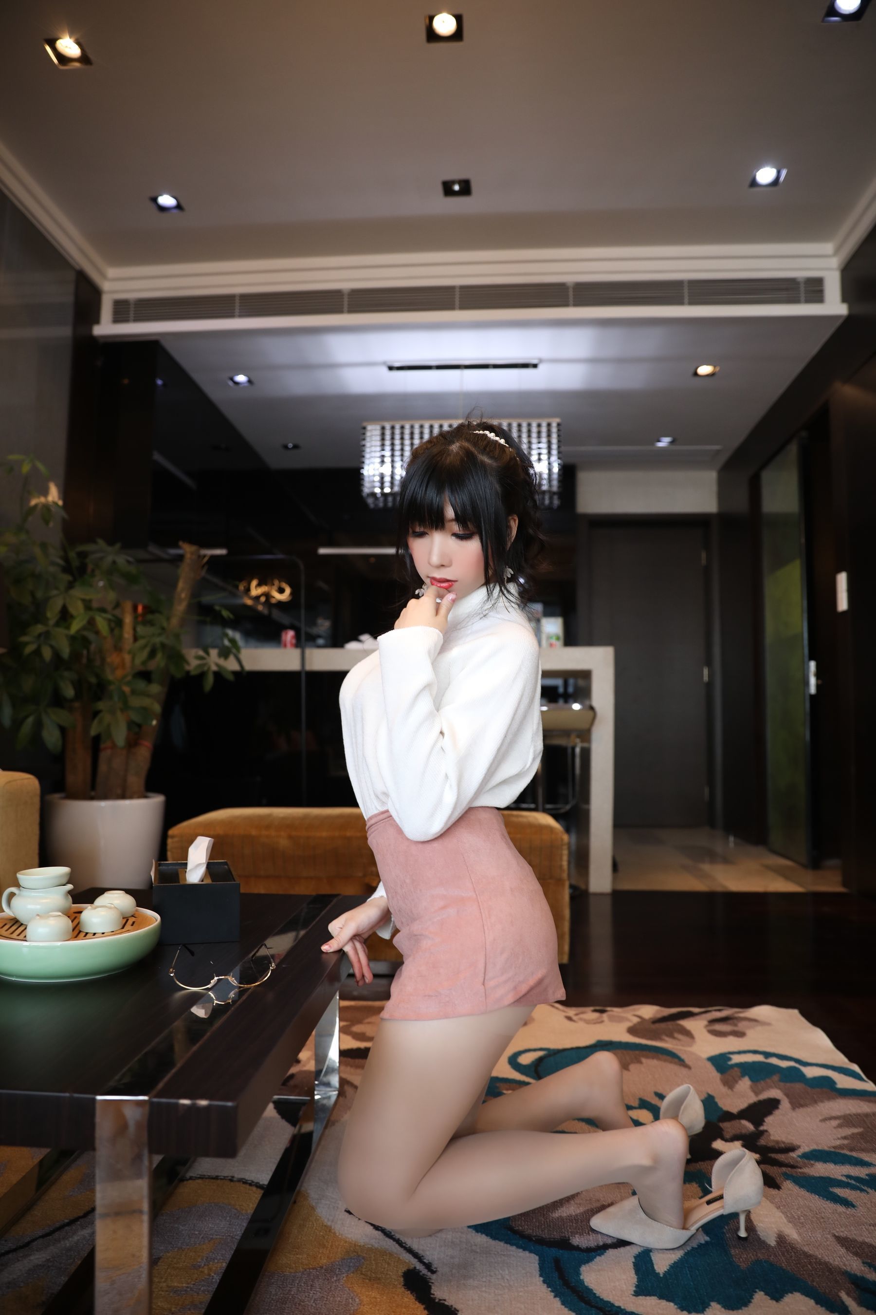 二次元巨乳美女鹿野希 单马尾眼镜娘