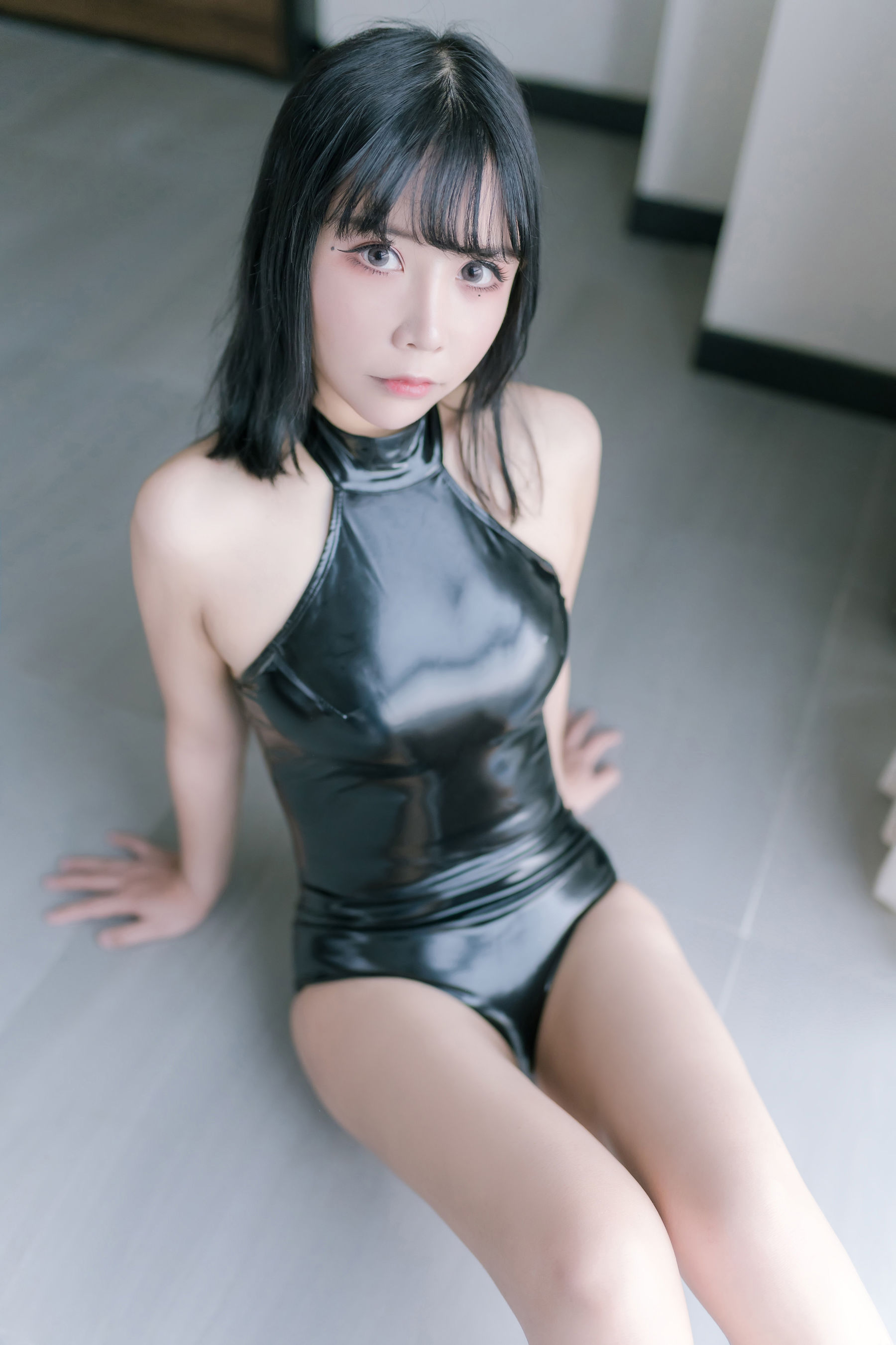 二次元妹子抱走莫子aa 黑胶高跟鞋