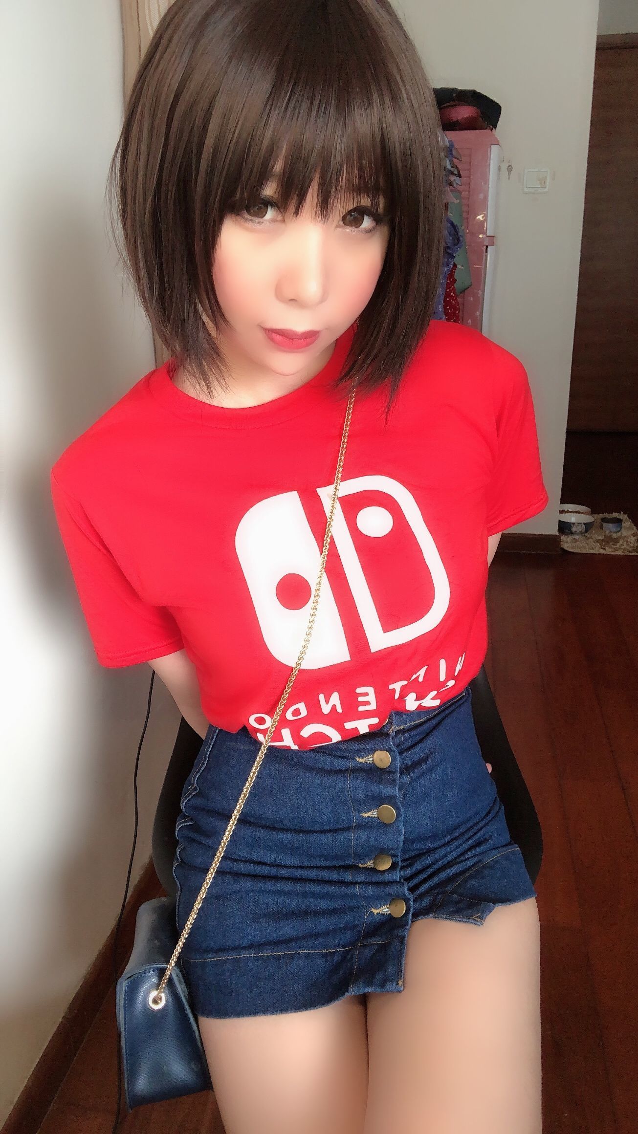 二次元巨乳美女鹿野希 火红诱惑