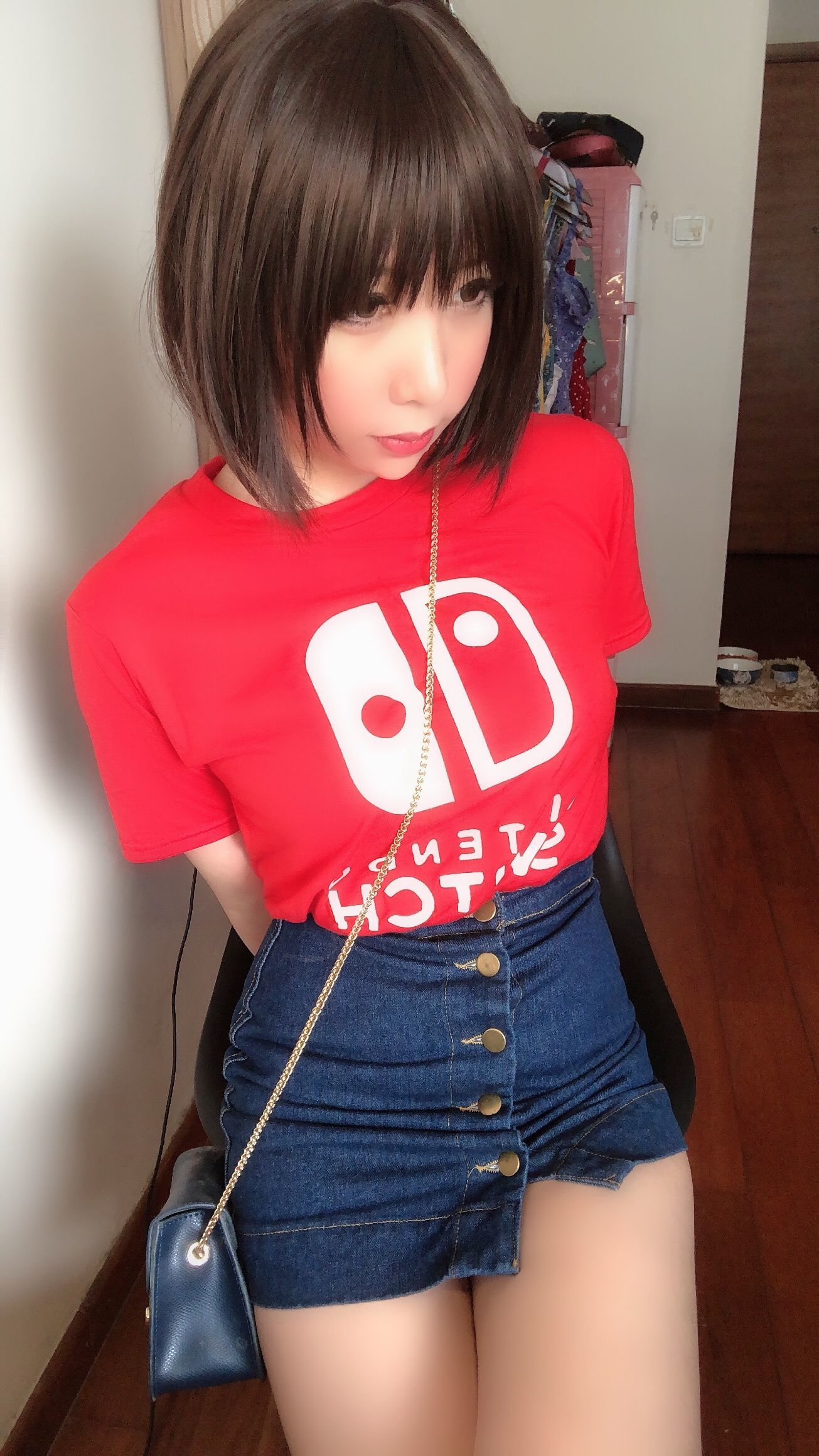 二次元巨乳美女鹿野希 火红诱惑