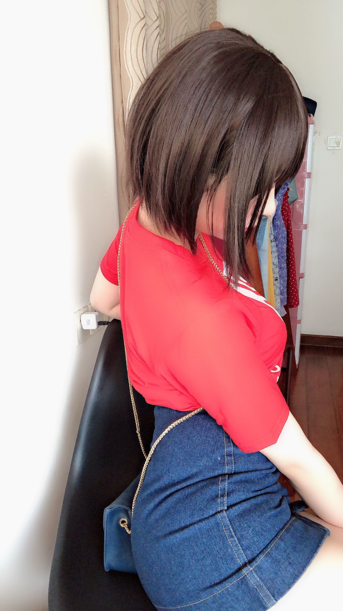 二次元巨乳美女鹿野希 火红诱惑