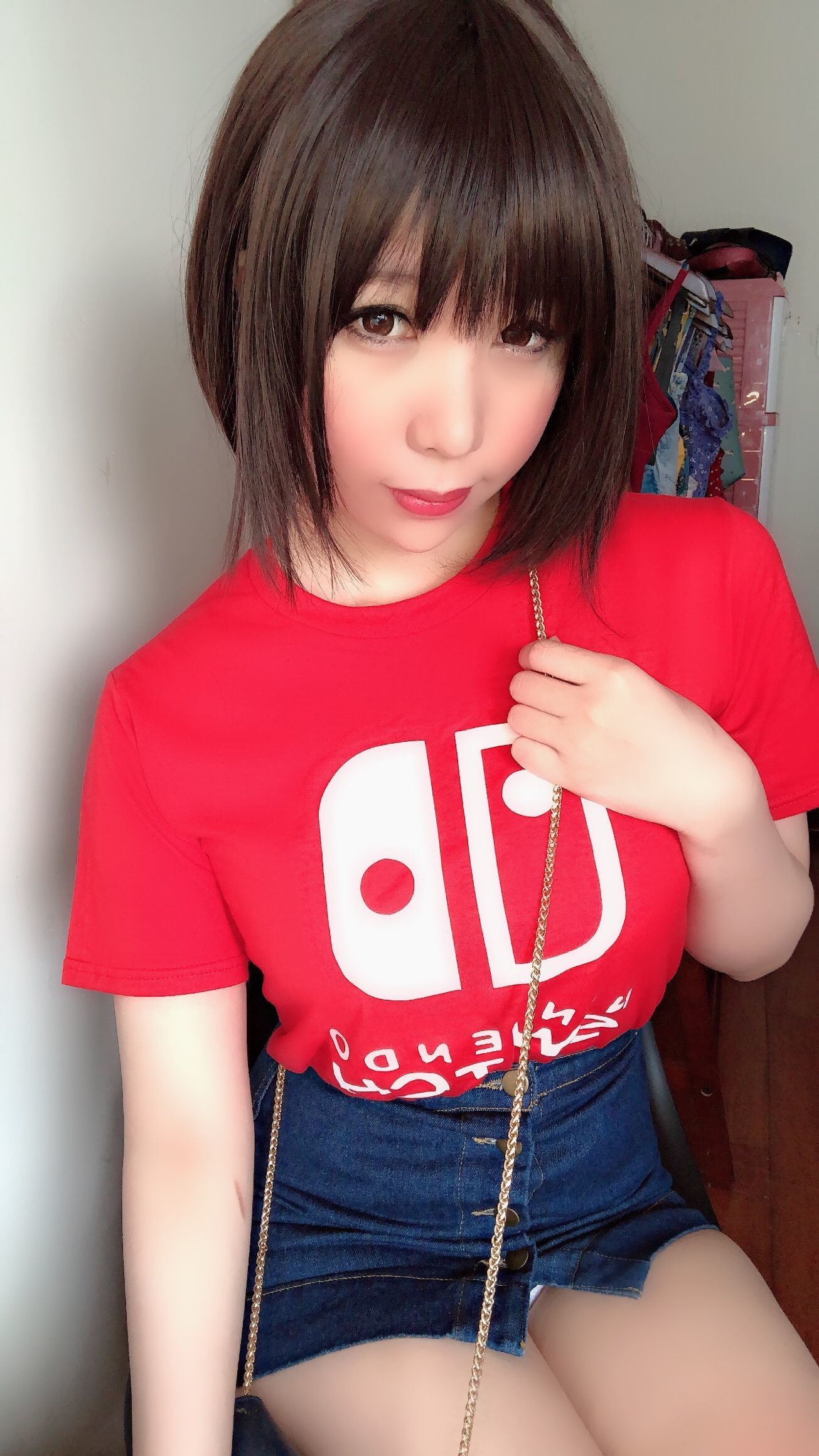 二次元巨乳美女鹿野希 火红诱惑