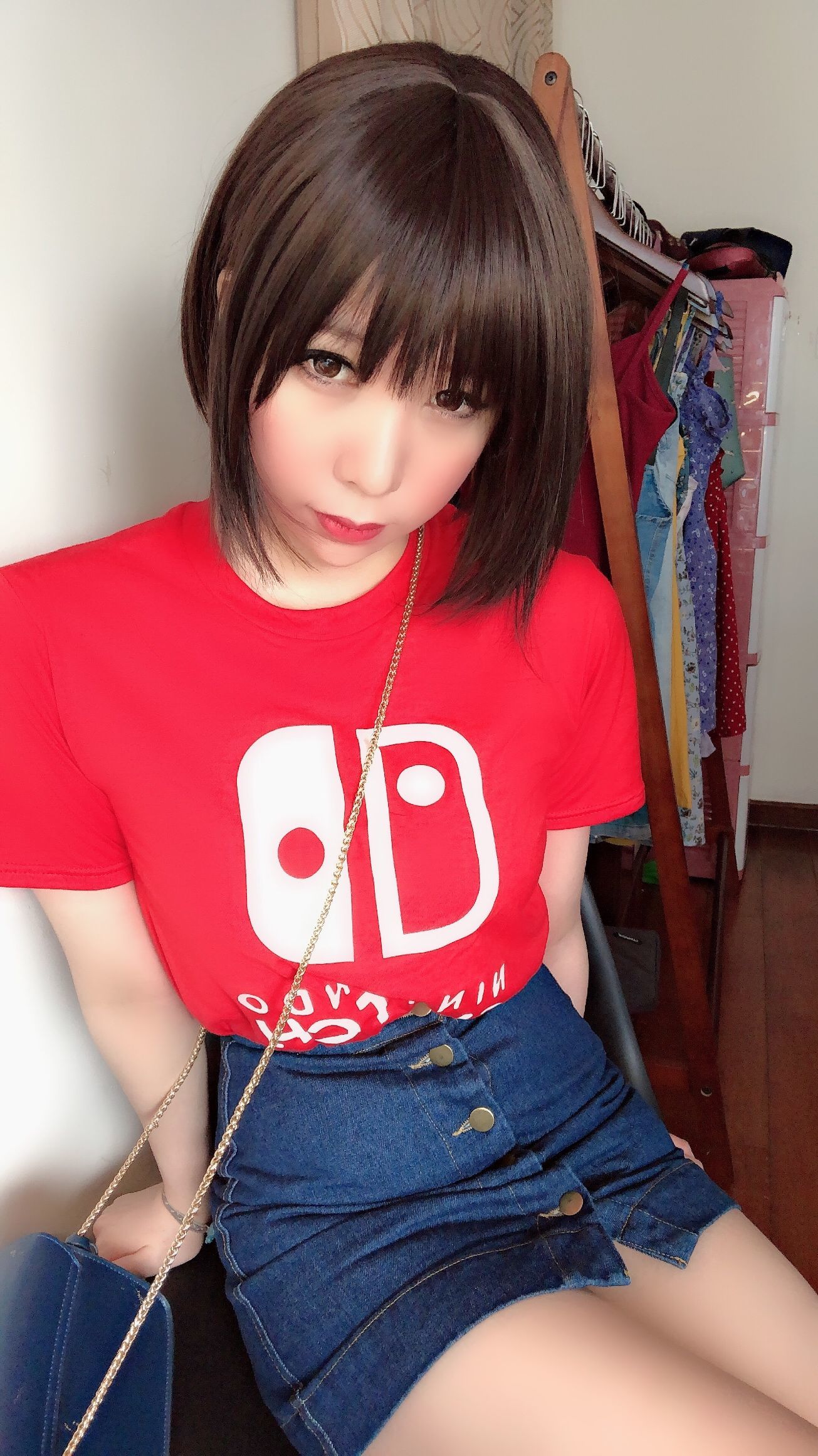 二次元巨乳美女鹿野希 火红诱惑