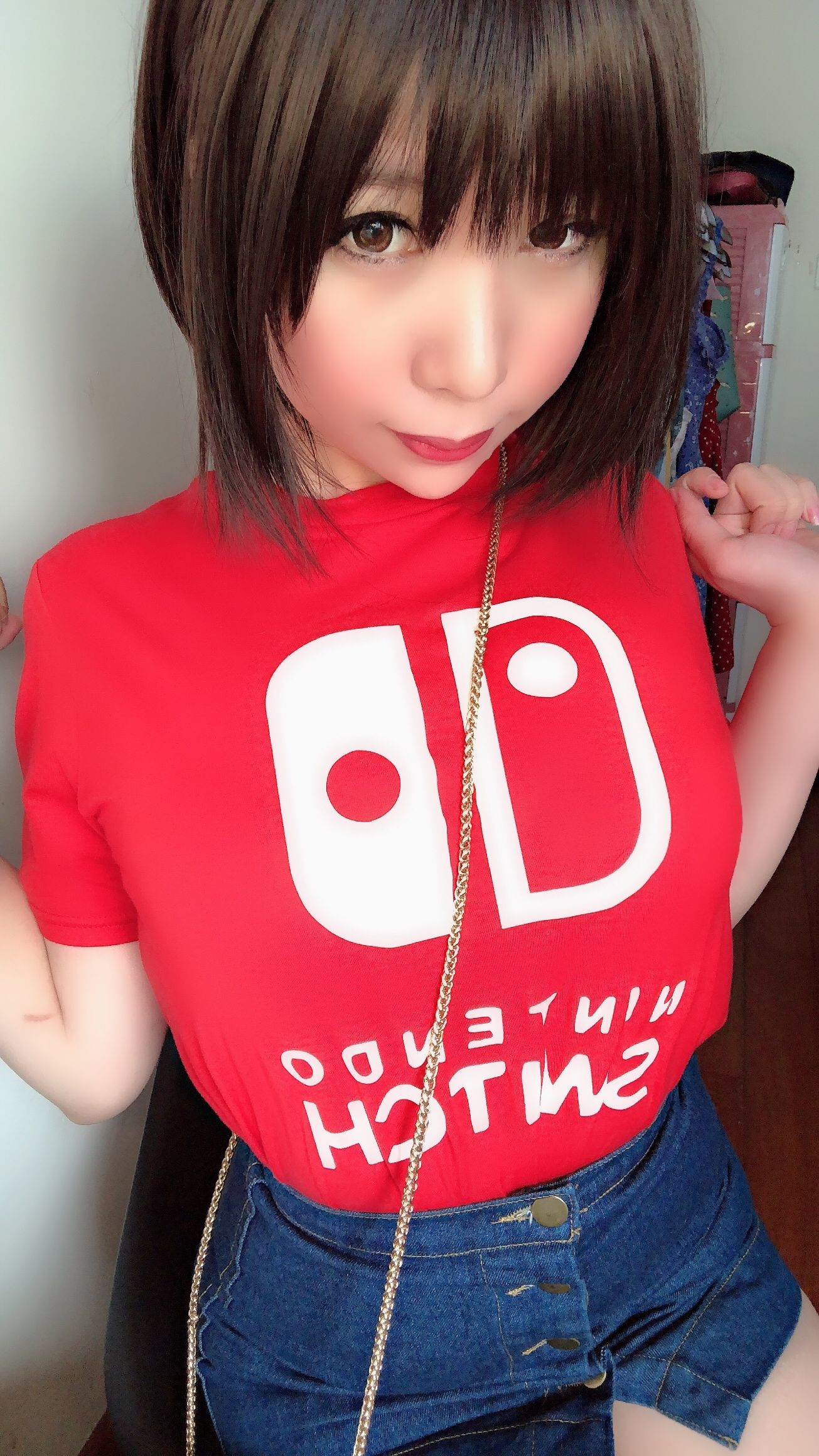 二次元巨乳美女鹿野希 火红诱惑