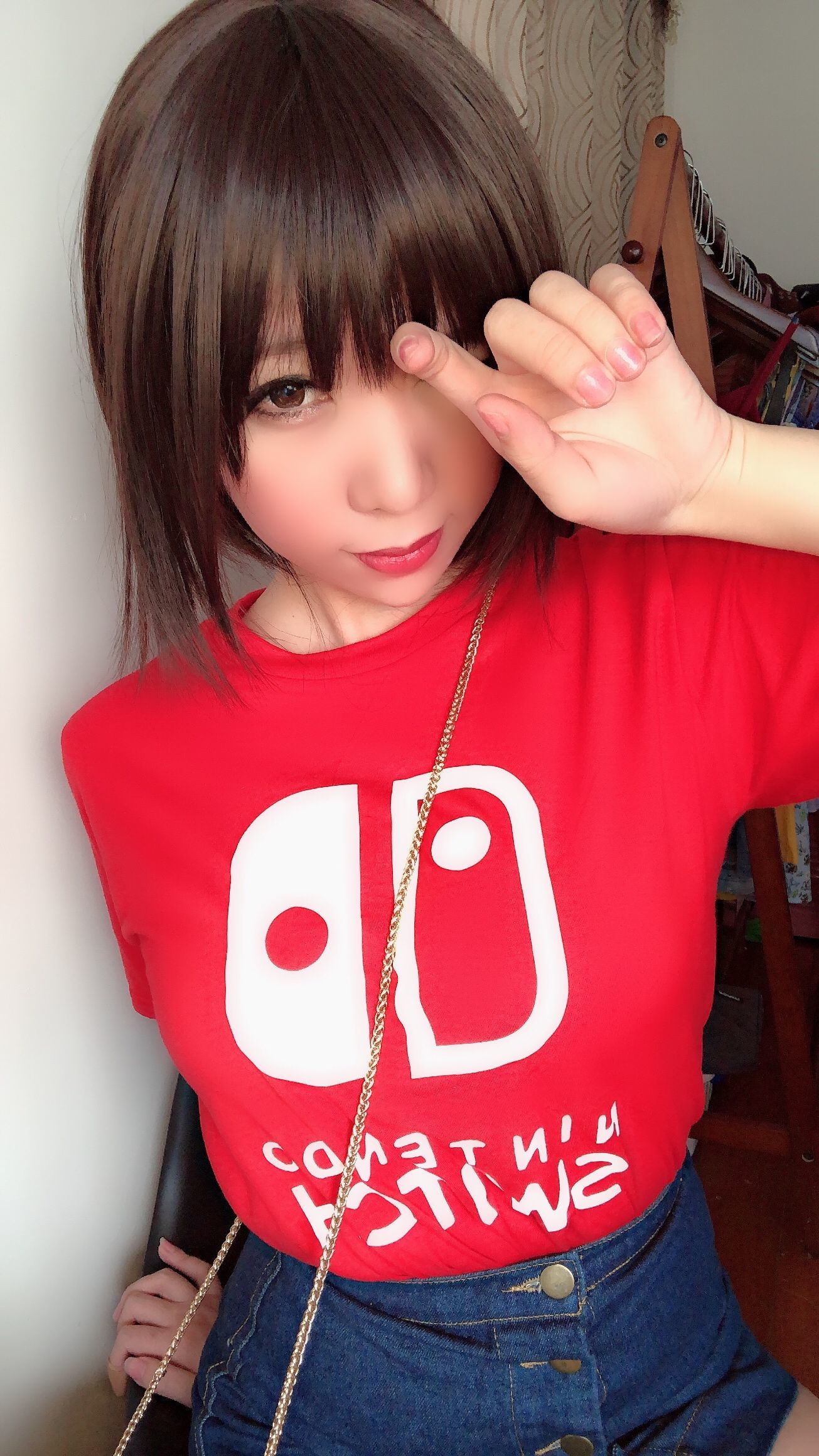 二次元巨乳美女鹿野希 火红诱惑