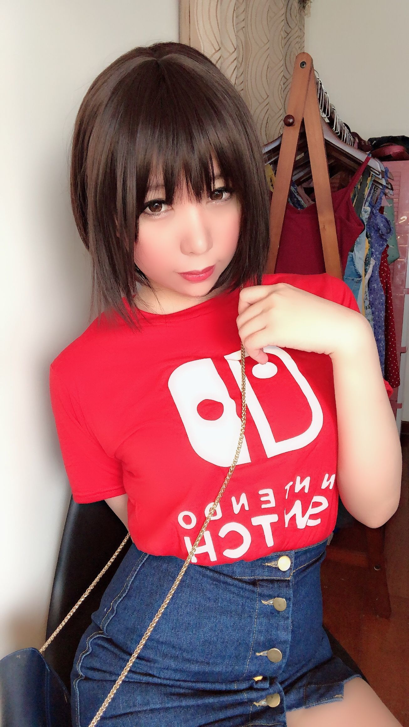 二次元巨乳美女鹿野希 火红诱惑
