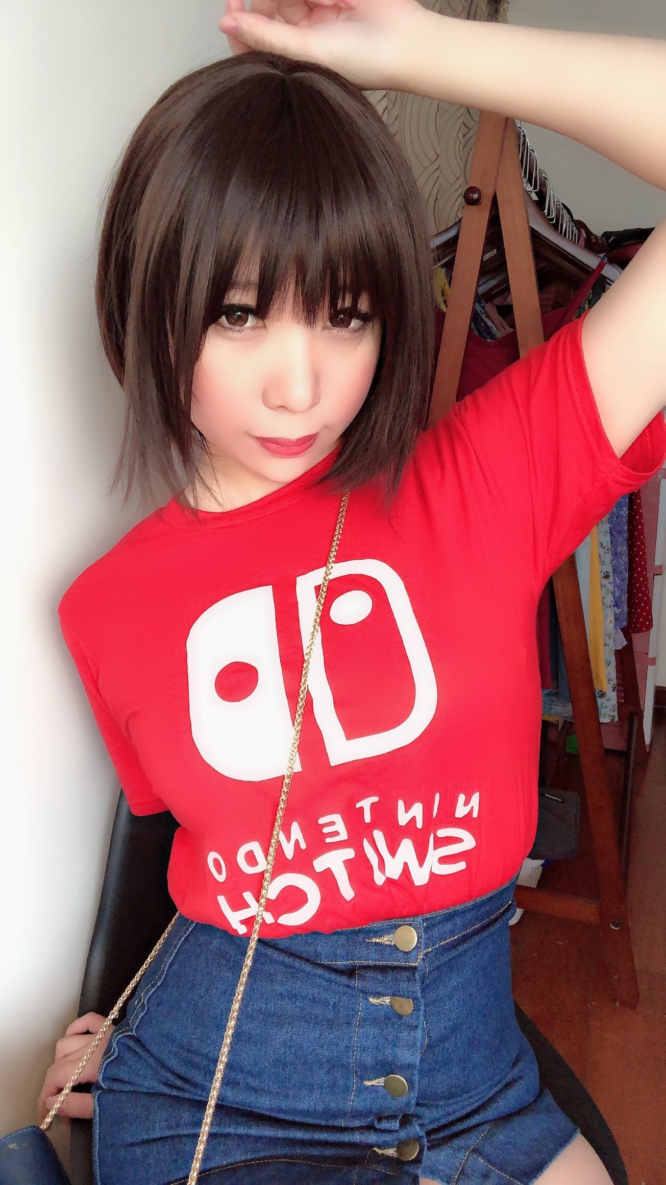 二次元巨乳美女鹿野希 火红诱惑