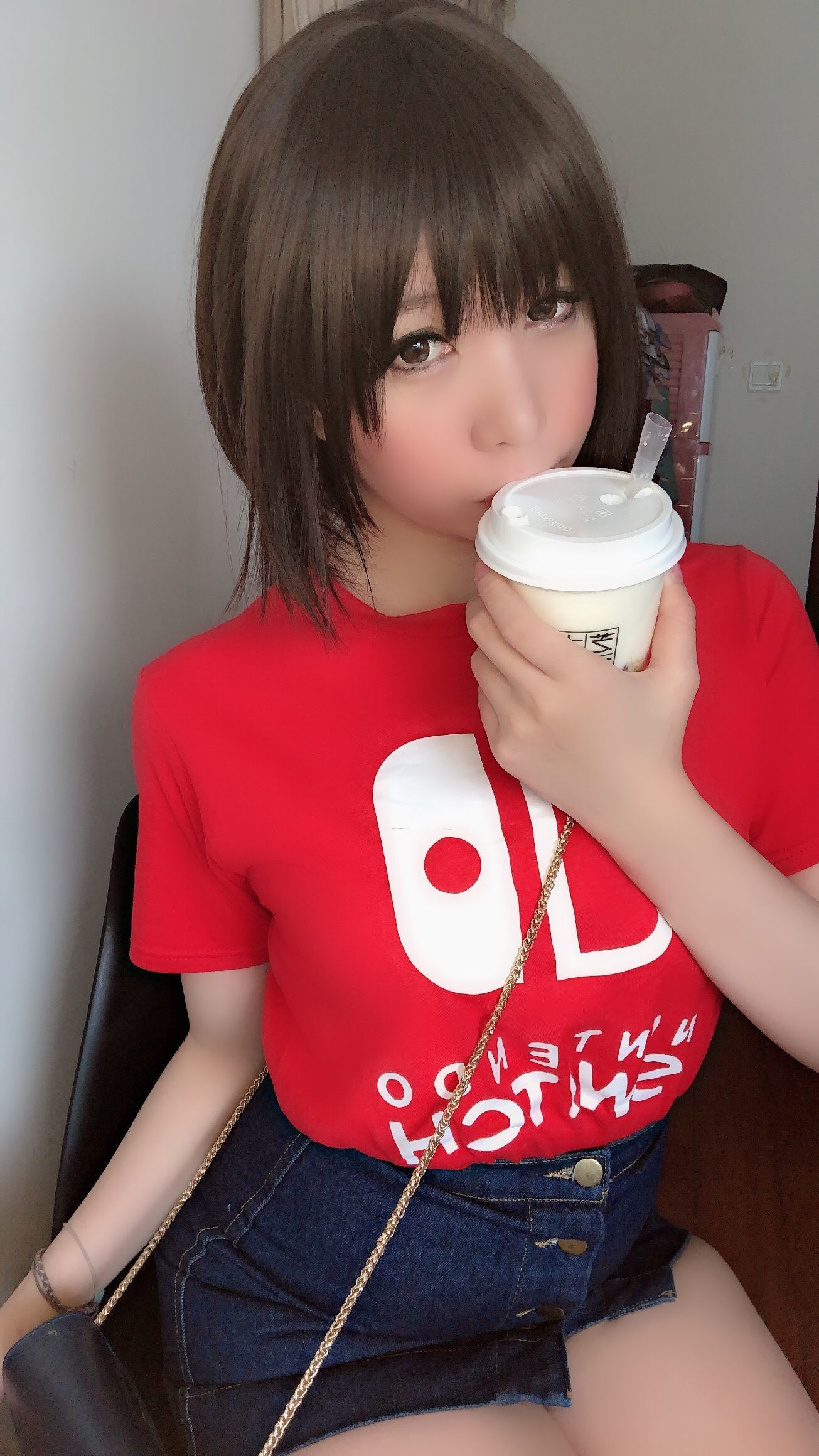 二次元巨乳美女鹿野希 火红诱惑