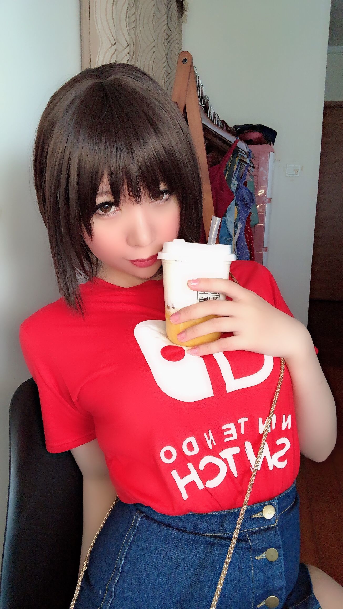 二次元巨乳美女鹿野希 火红诱惑
