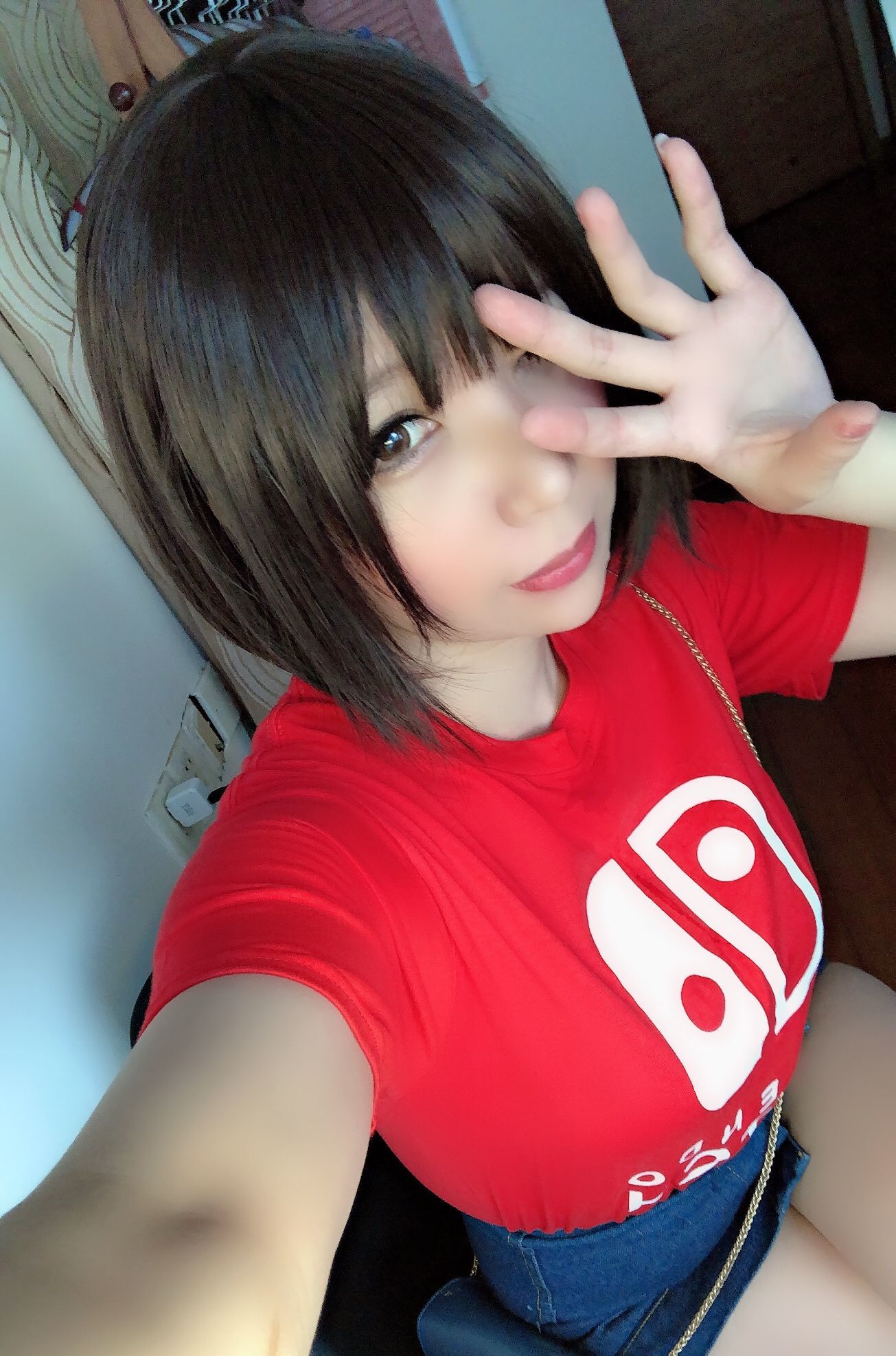 二次元巨乳美女鹿野希 火红诱惑