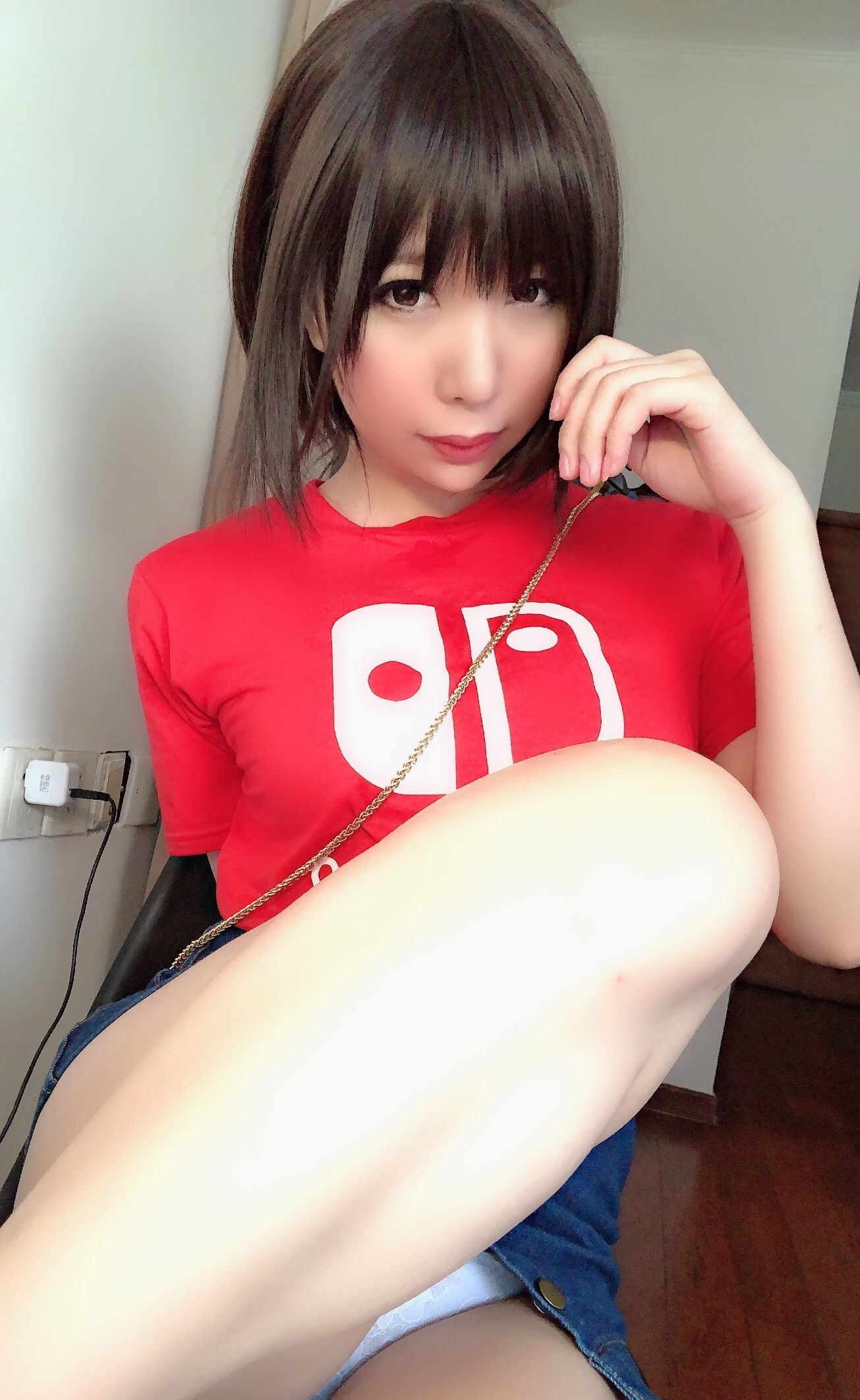 二次元巨乳美女鹿野希 火红诱惑