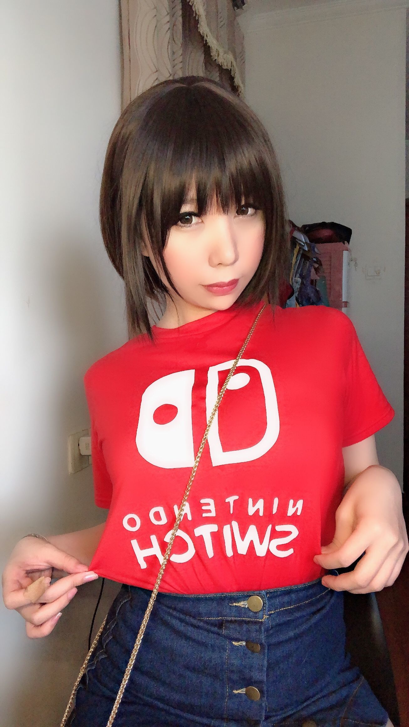 二次元巨乳美女鹿野希 火红诱惑