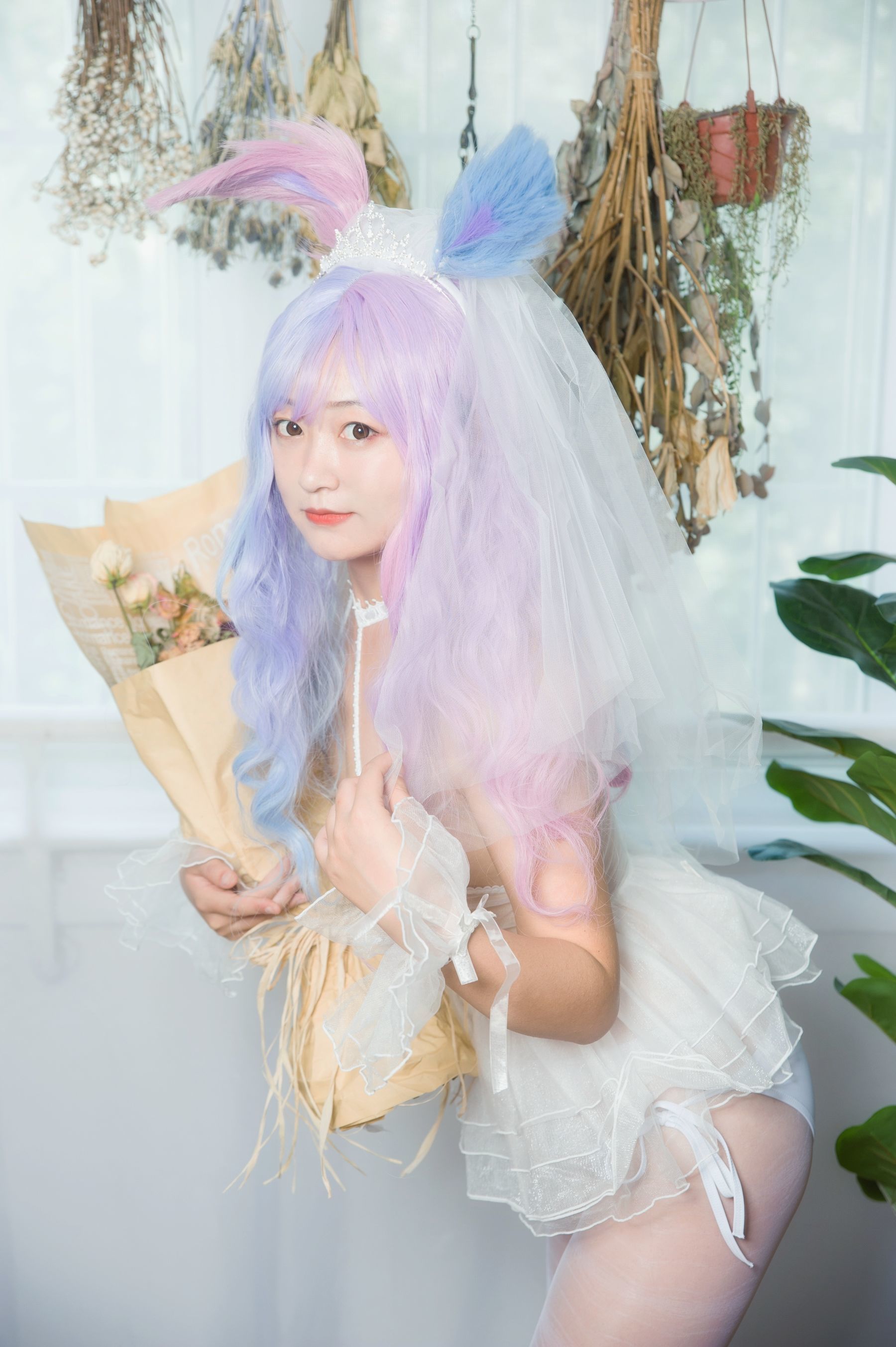 动漫博主大碗排面 婚纱兔白丝婚纱